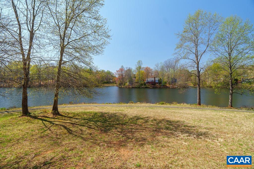 2976 COVE TRCE