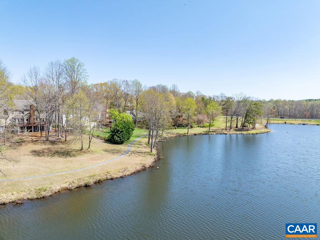 2976 COVE TRCE