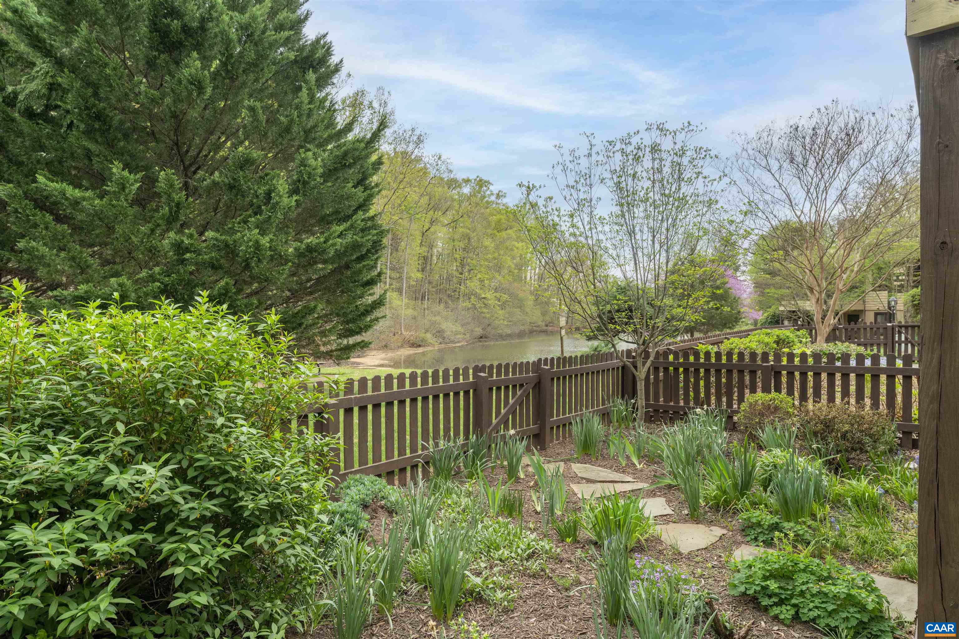 1303 BRANCHLANDS DR