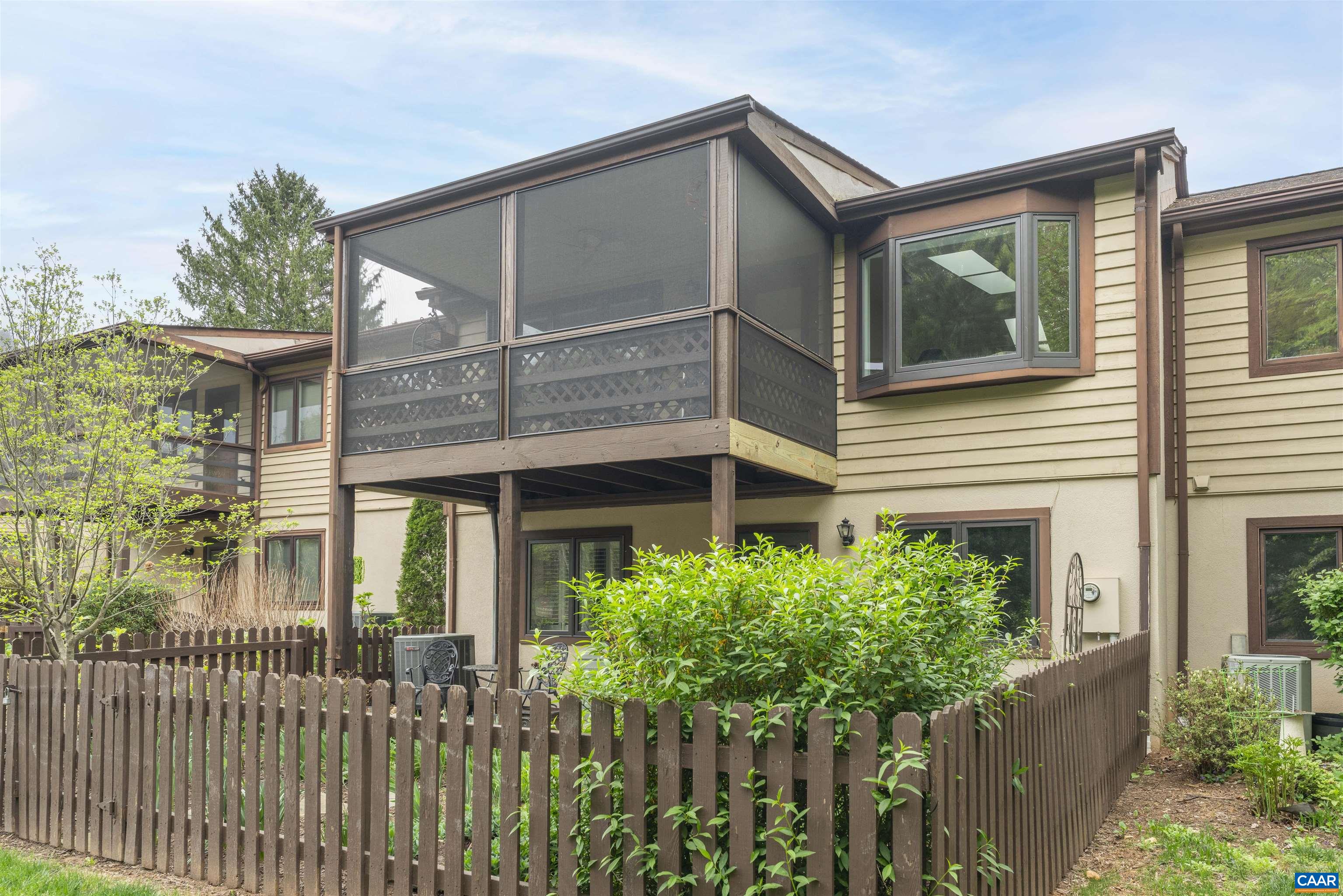 1303 BRANCHLANDS DR