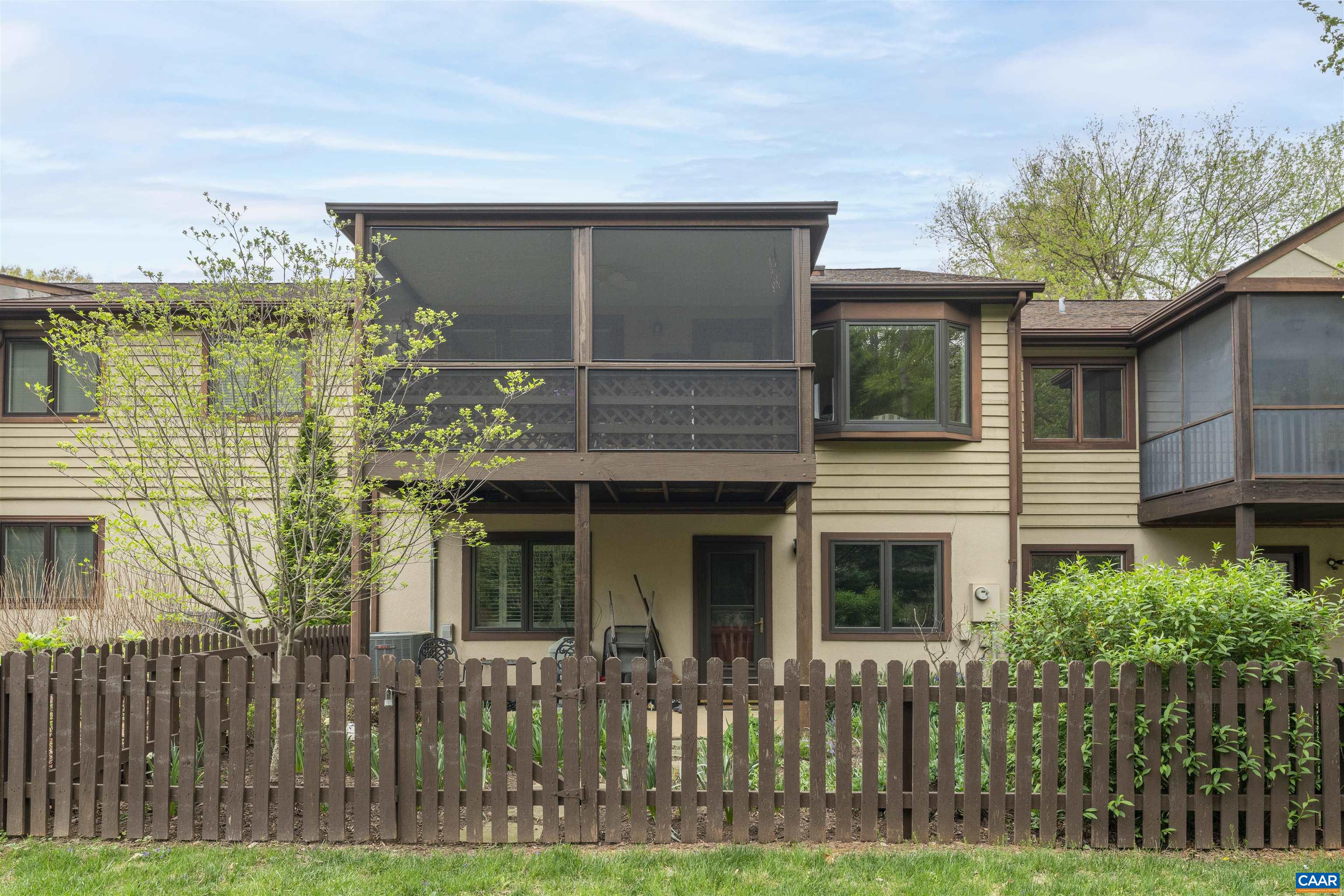1303 BRANCHLANDS DR