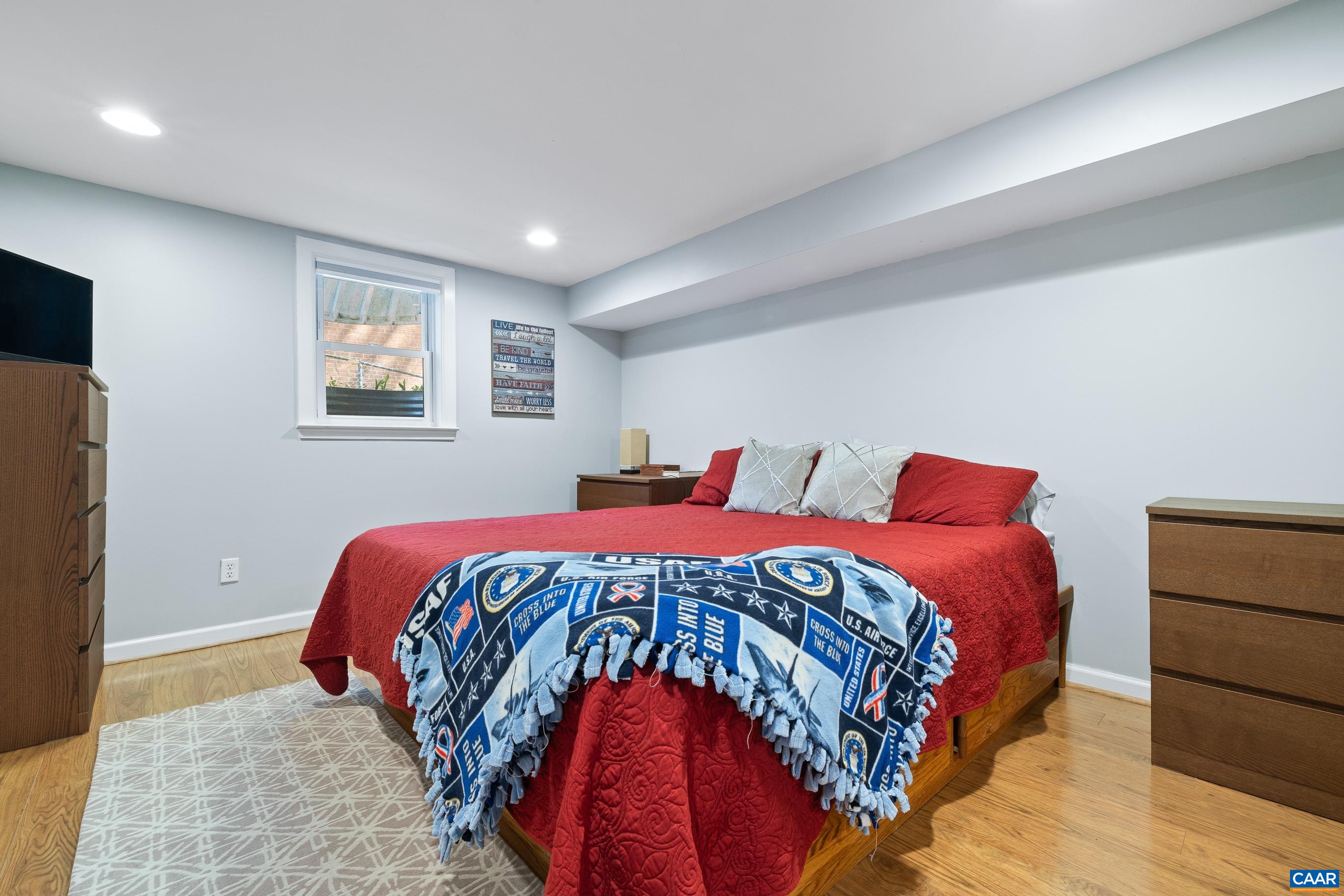 2226 BANBURY ST