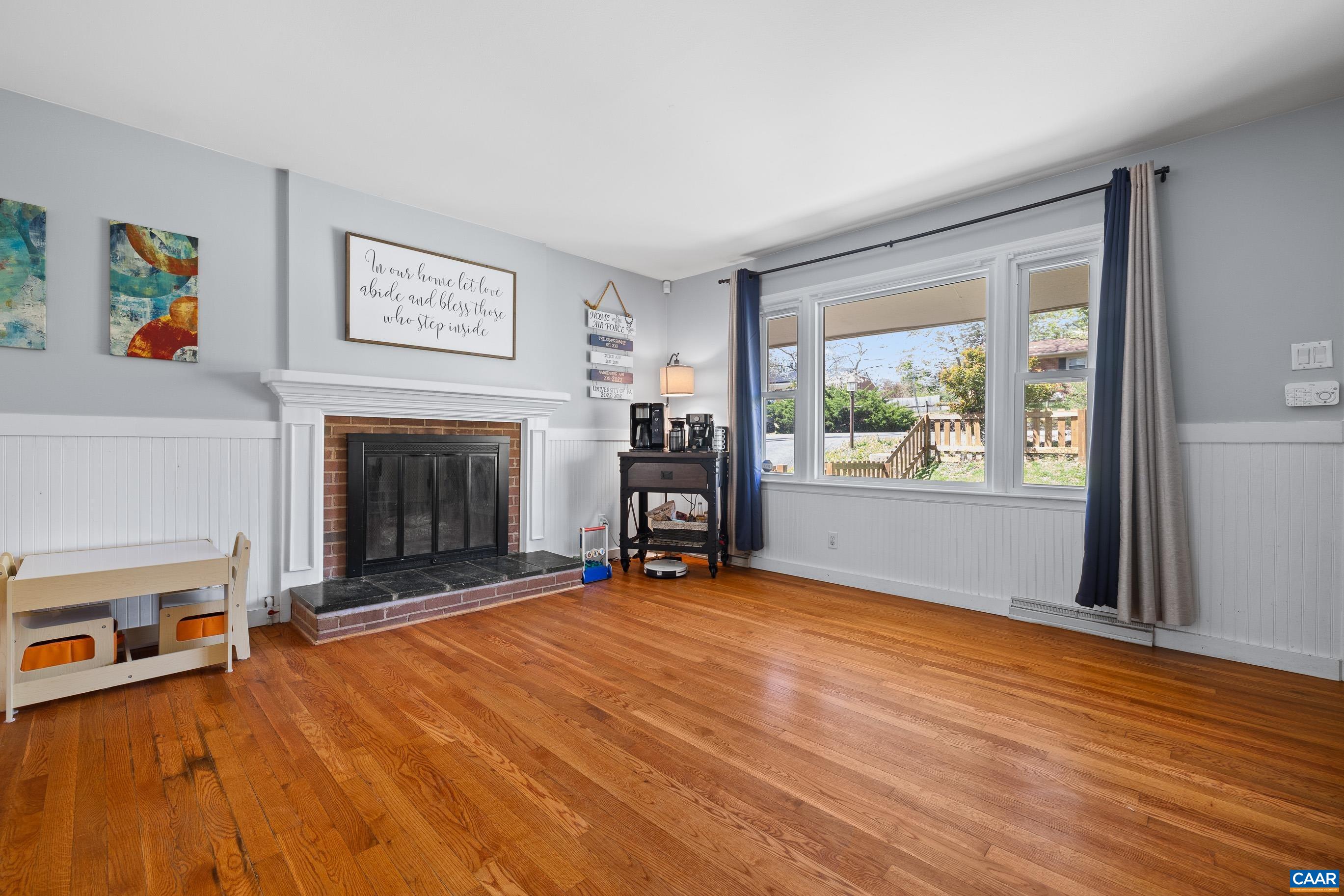 2226 BANBURY ST