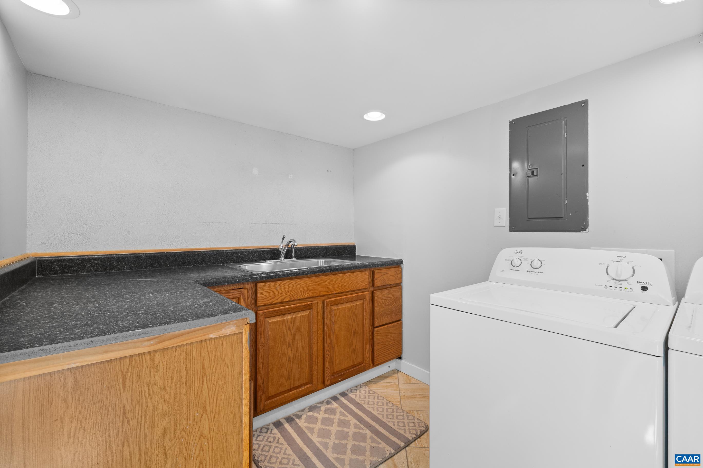 2226 BANBURY ST