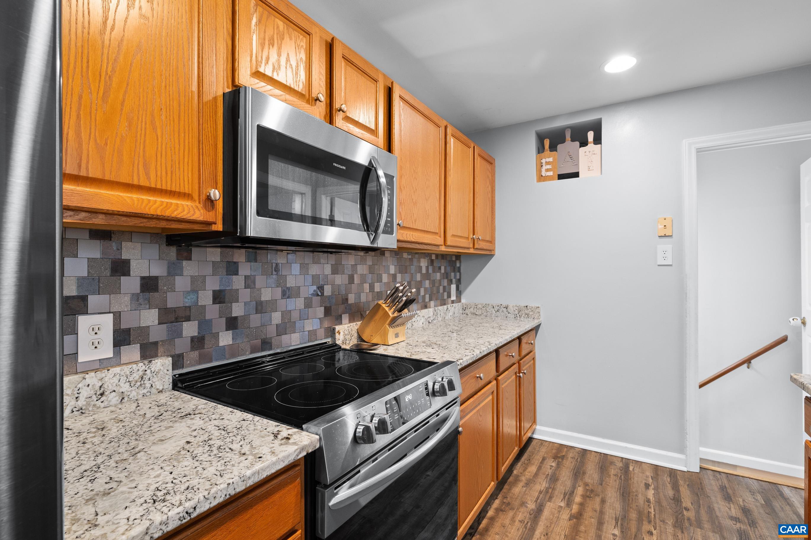 2226 BANBURY ST