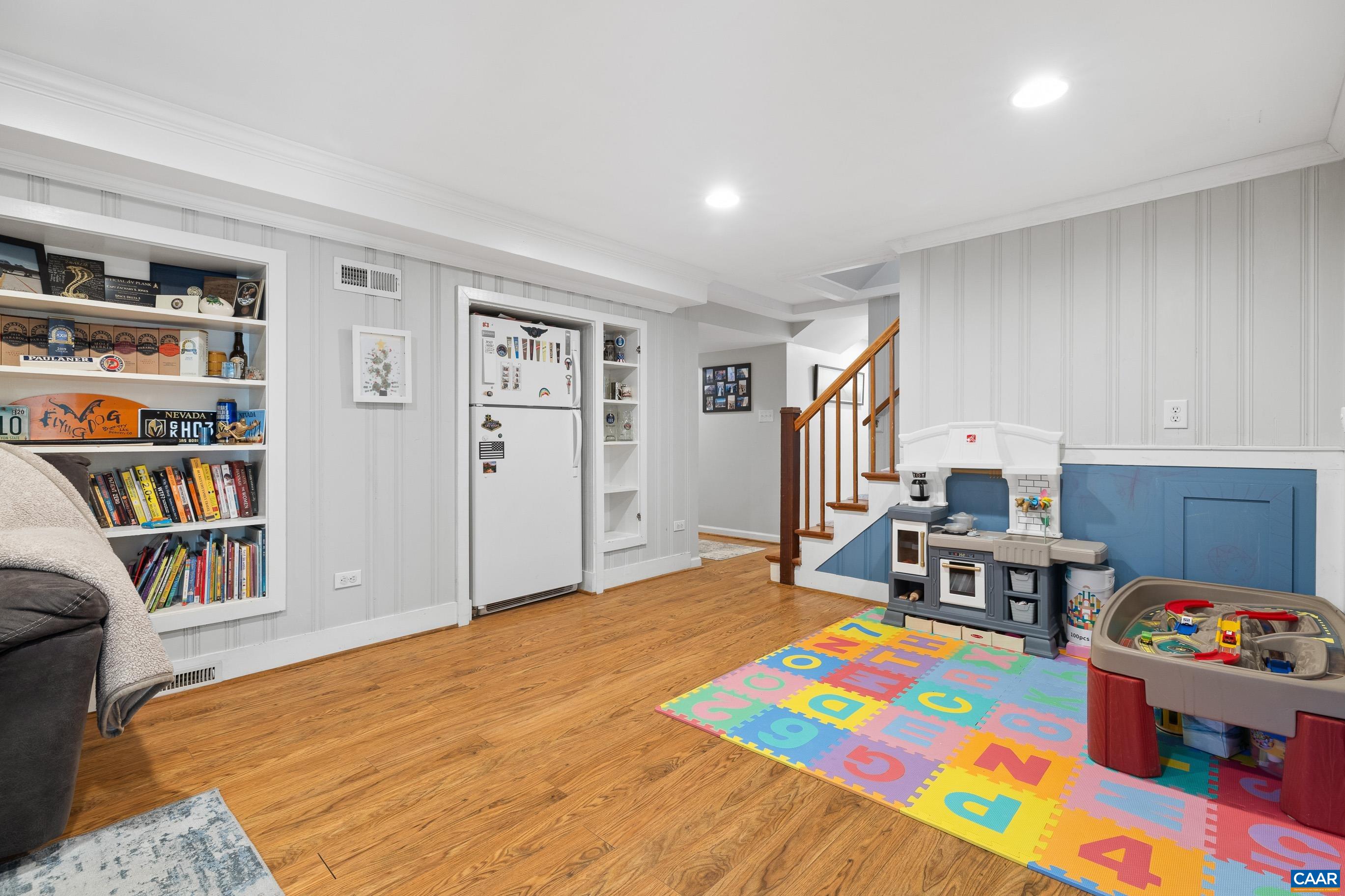2226 BANBURY ST