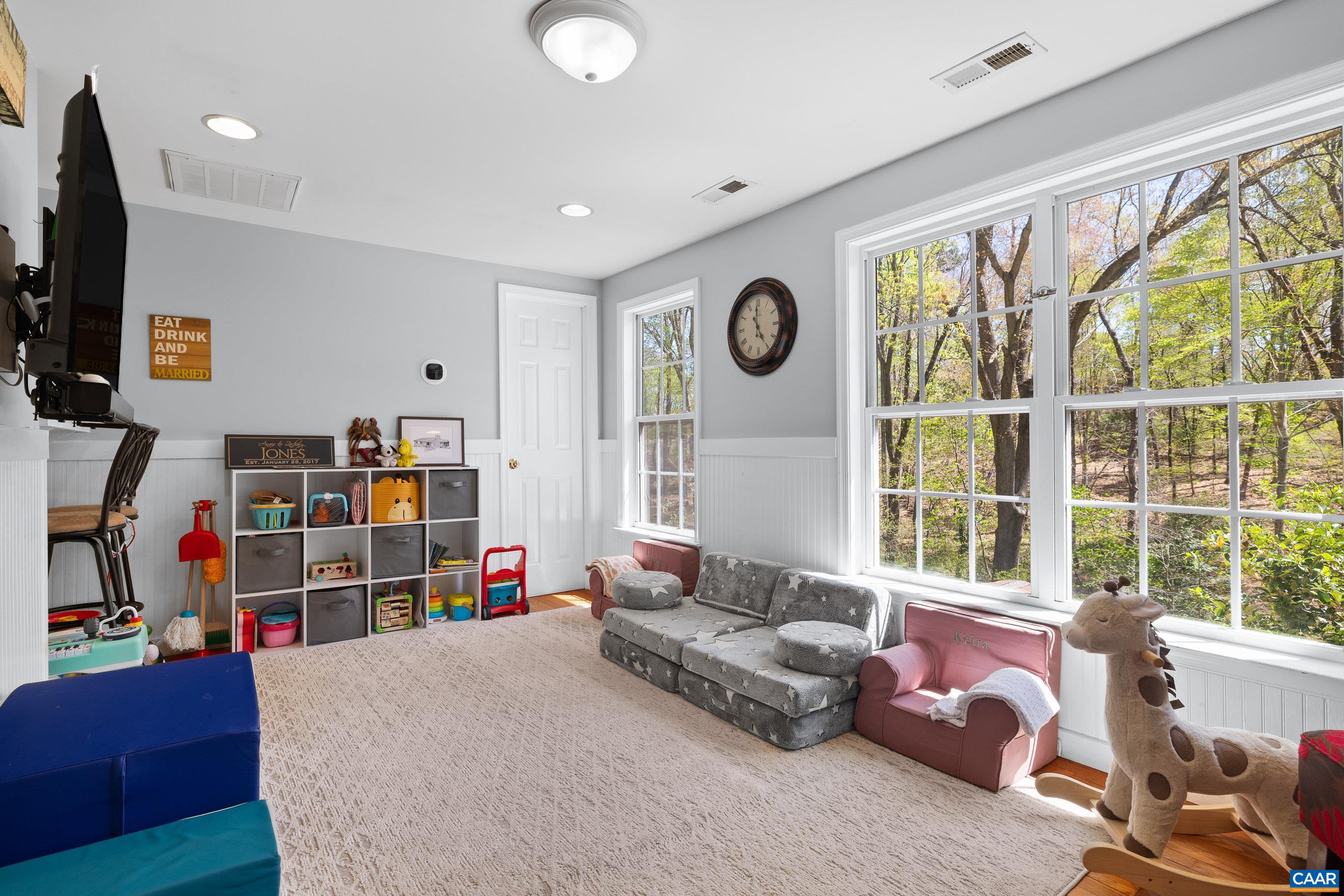 2226 BANBURY ST