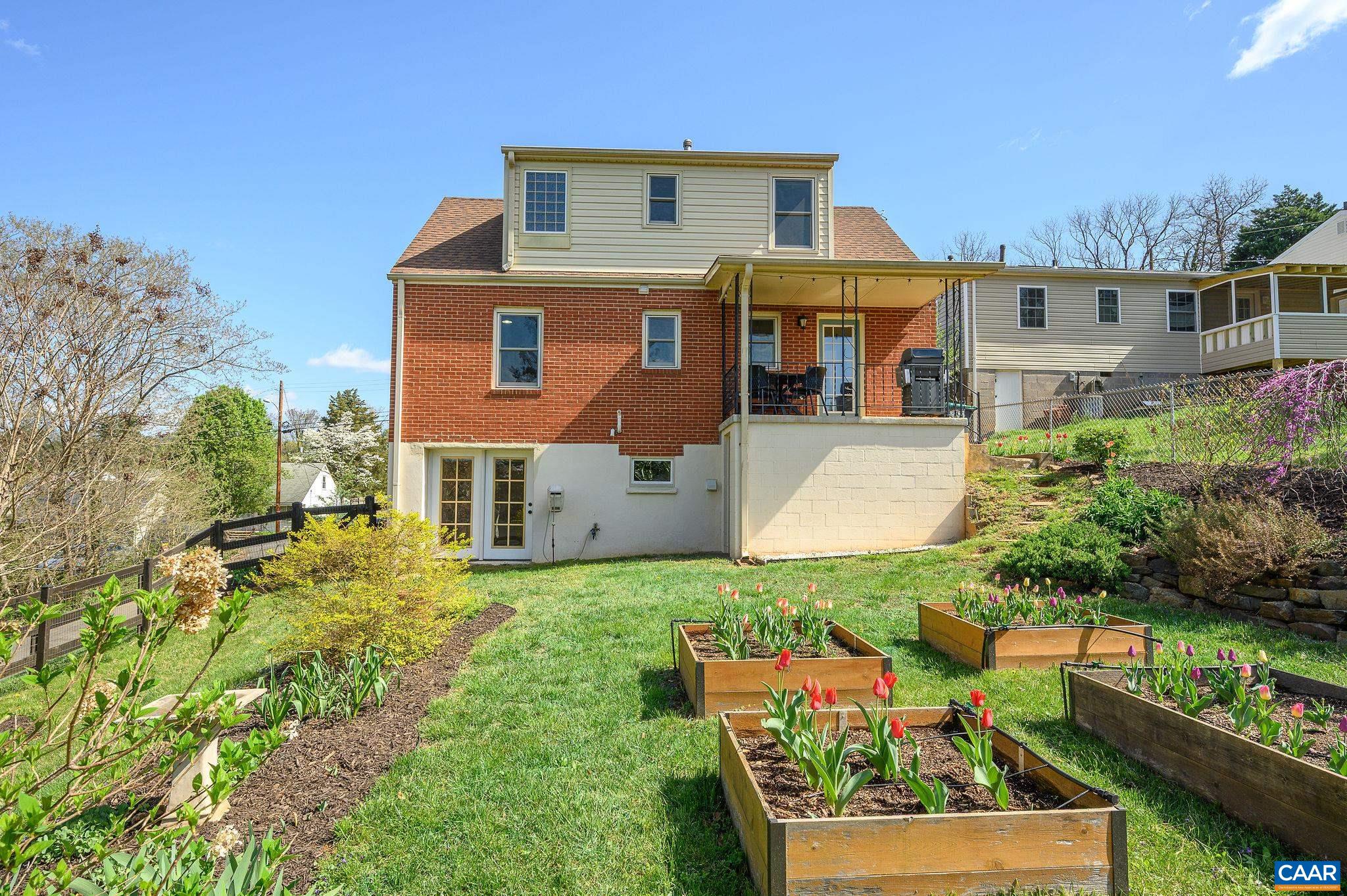 1000 DRUID AVE