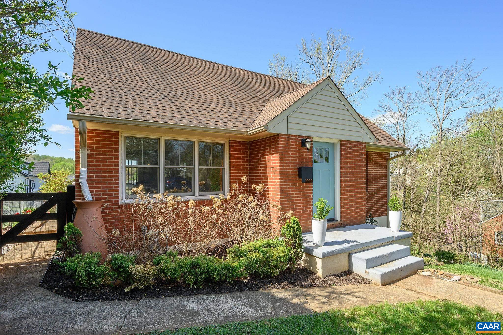 1000 DRUID AVE