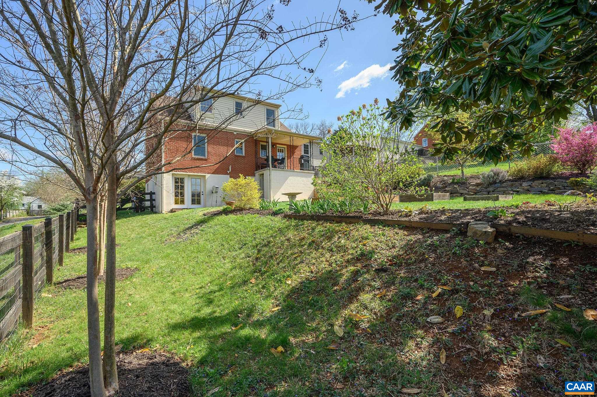 1000 DRUID AVE