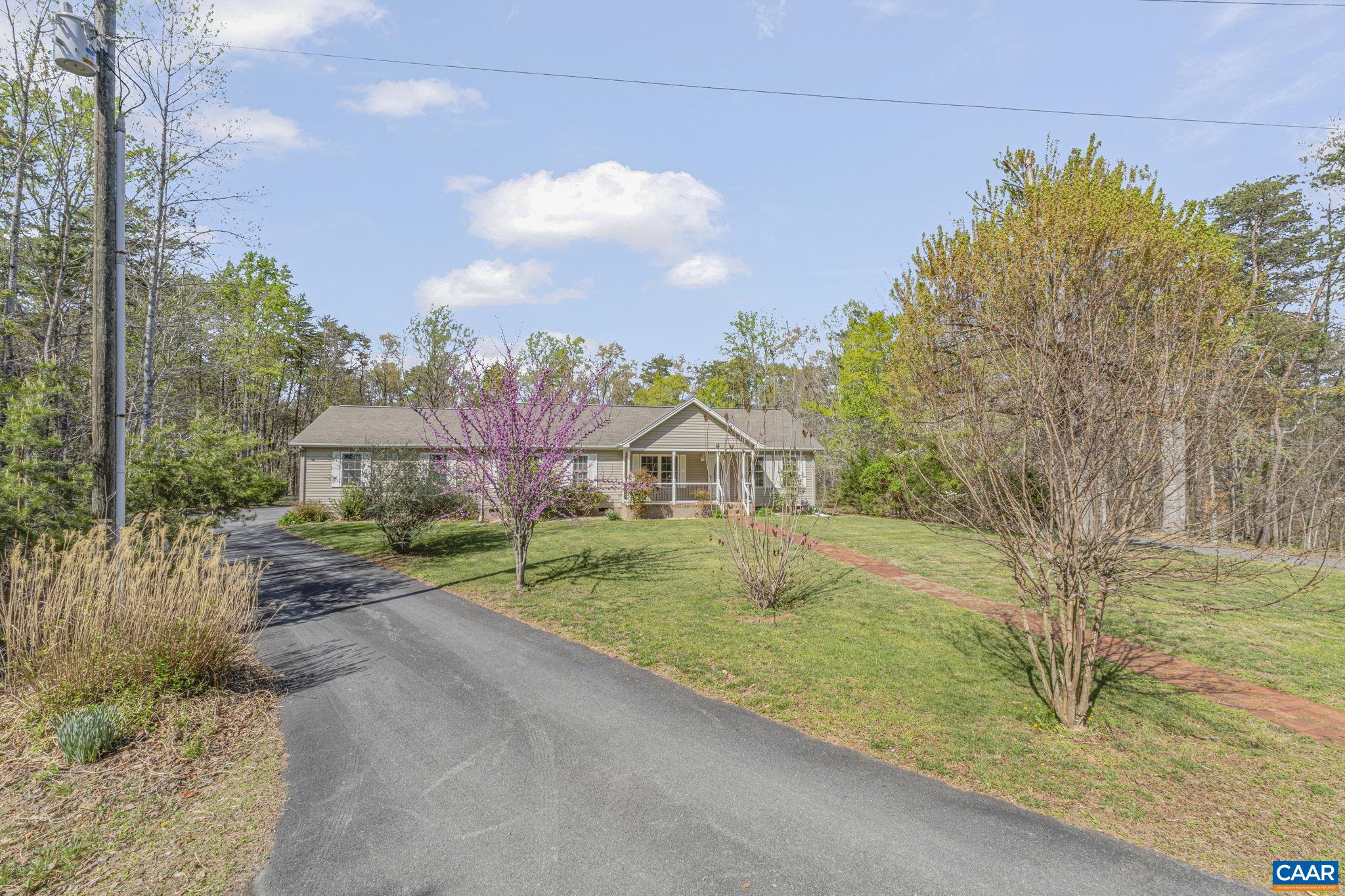 22 EVERGREEN LN