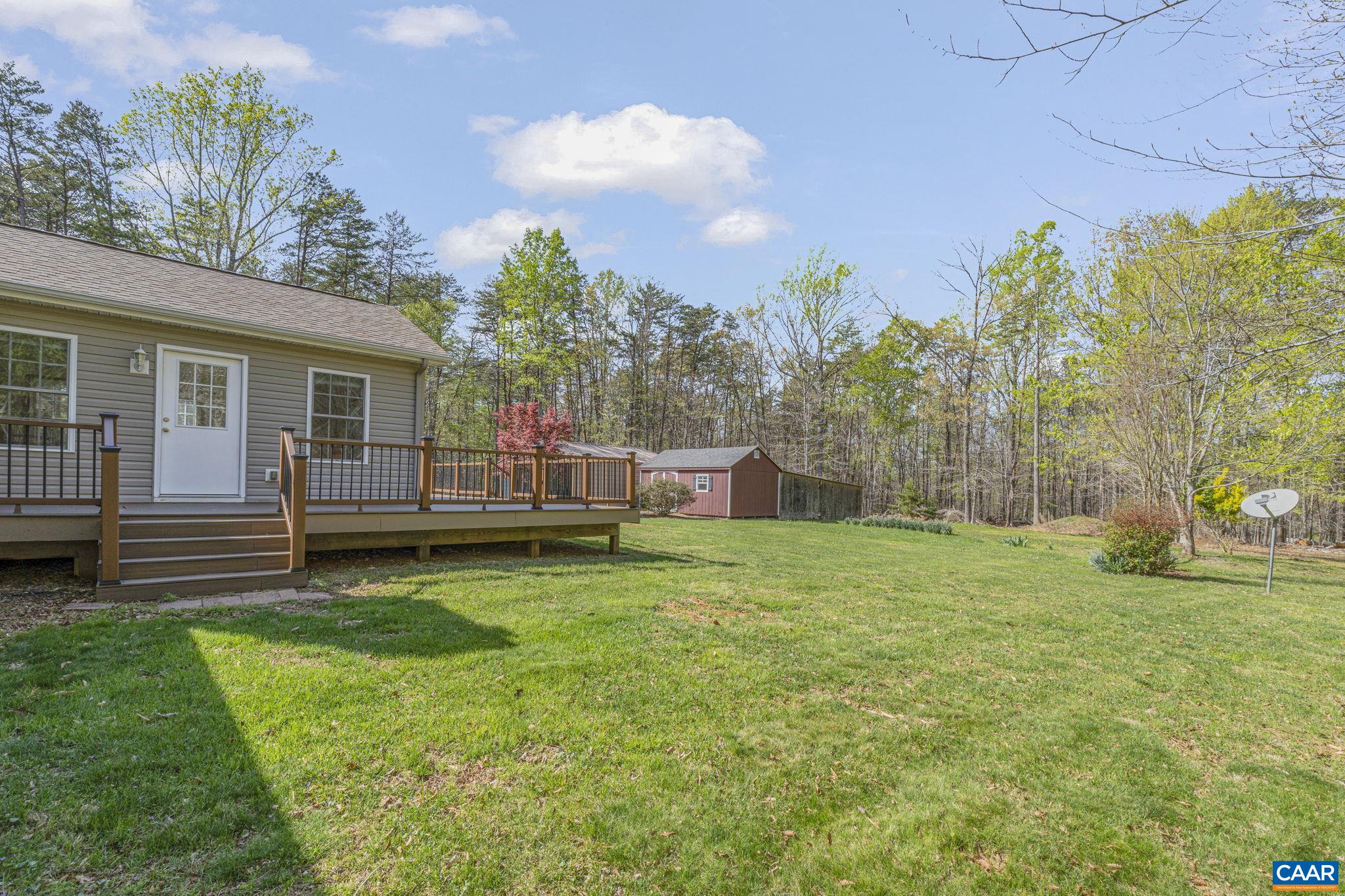 22 EVERGREEN LN