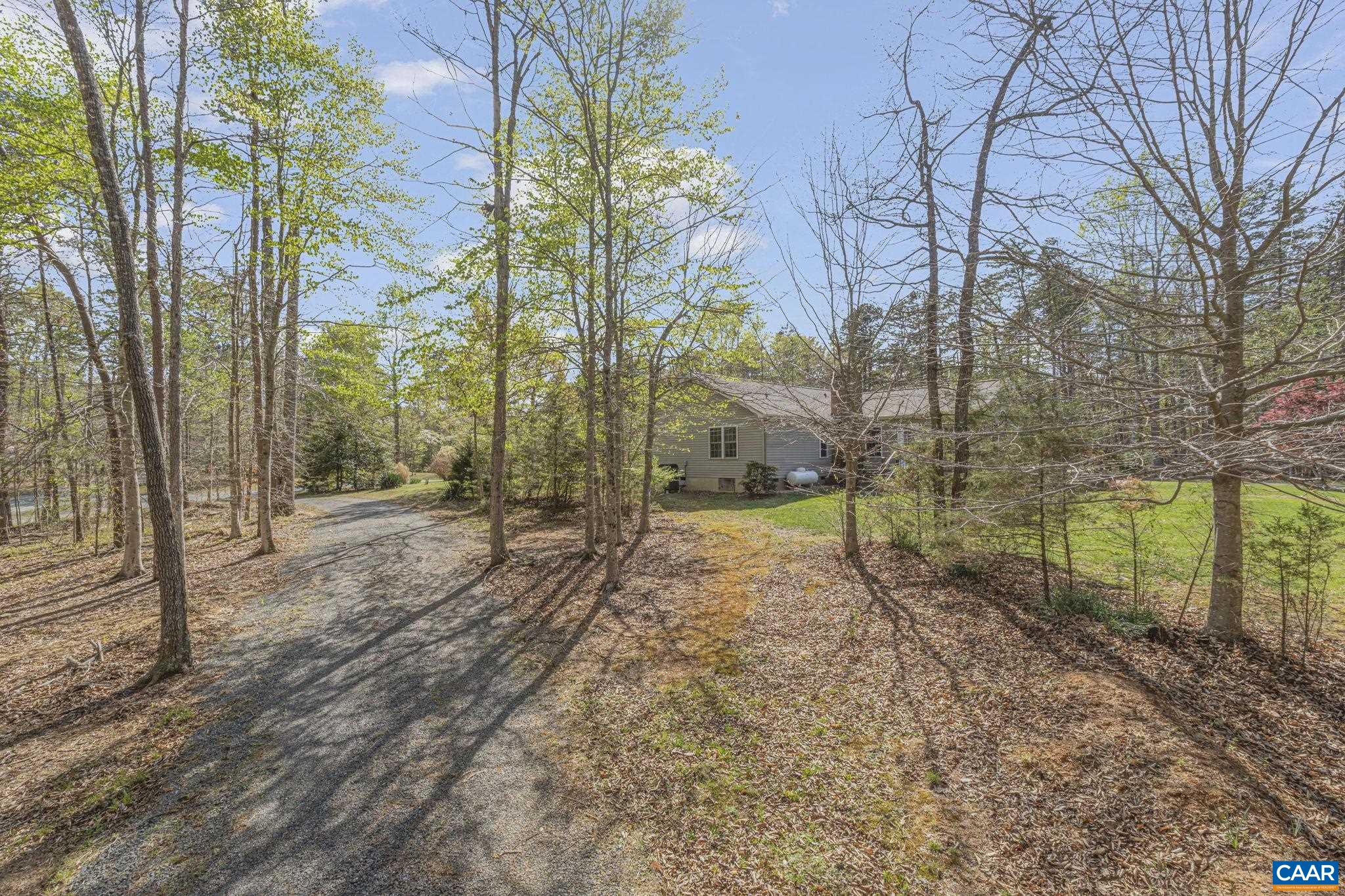 22 EVERGREEN LN