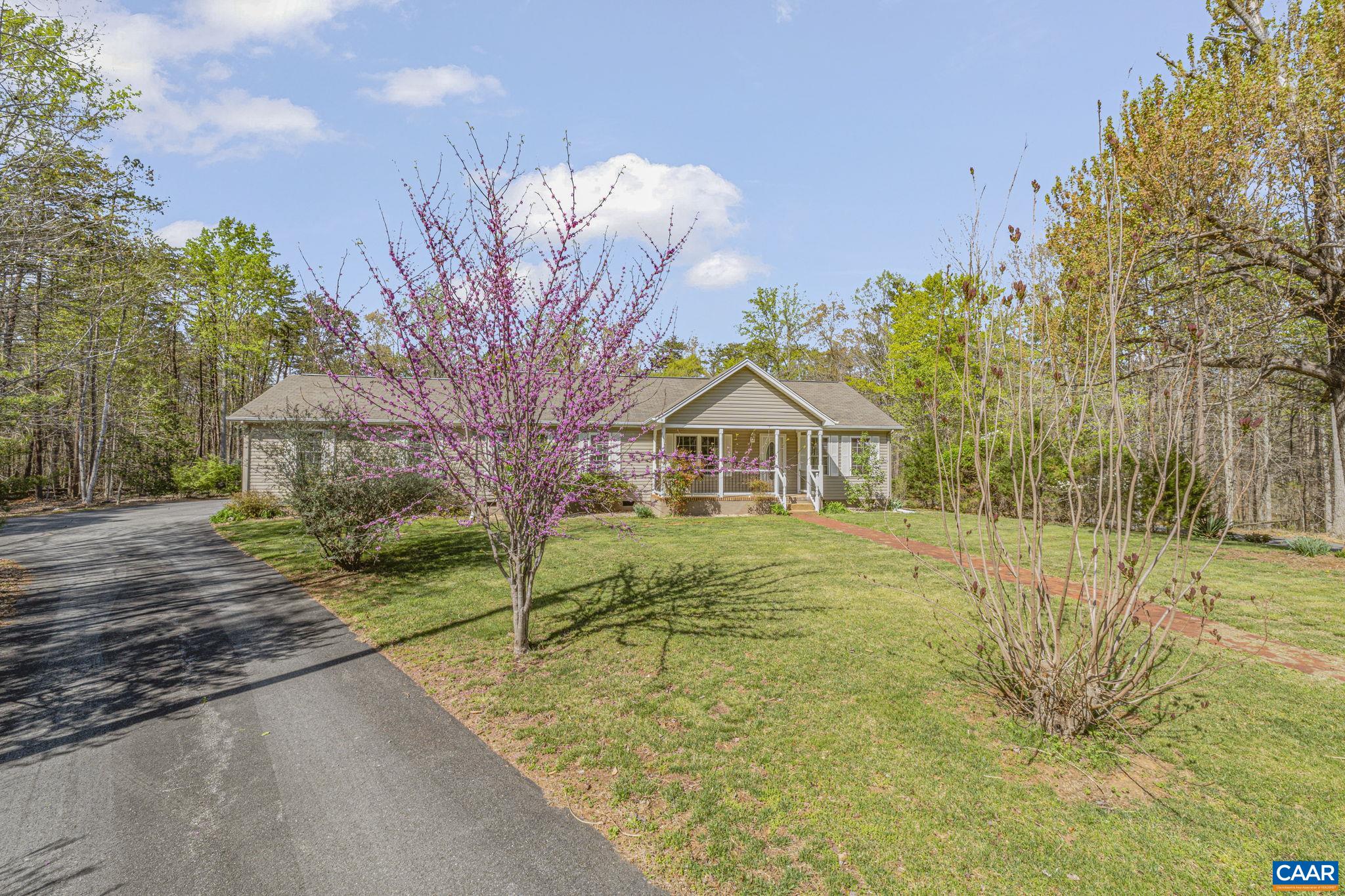 22 EVERGREEN LN