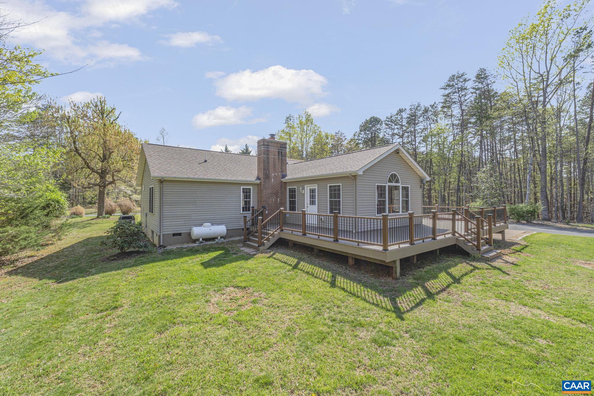 22 EVERGREEN LN