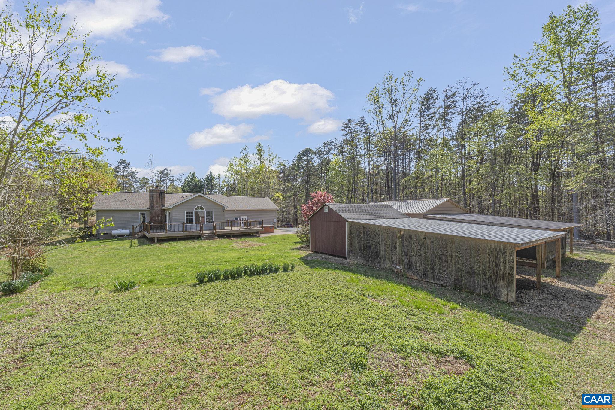 22 EVERGREEN LN