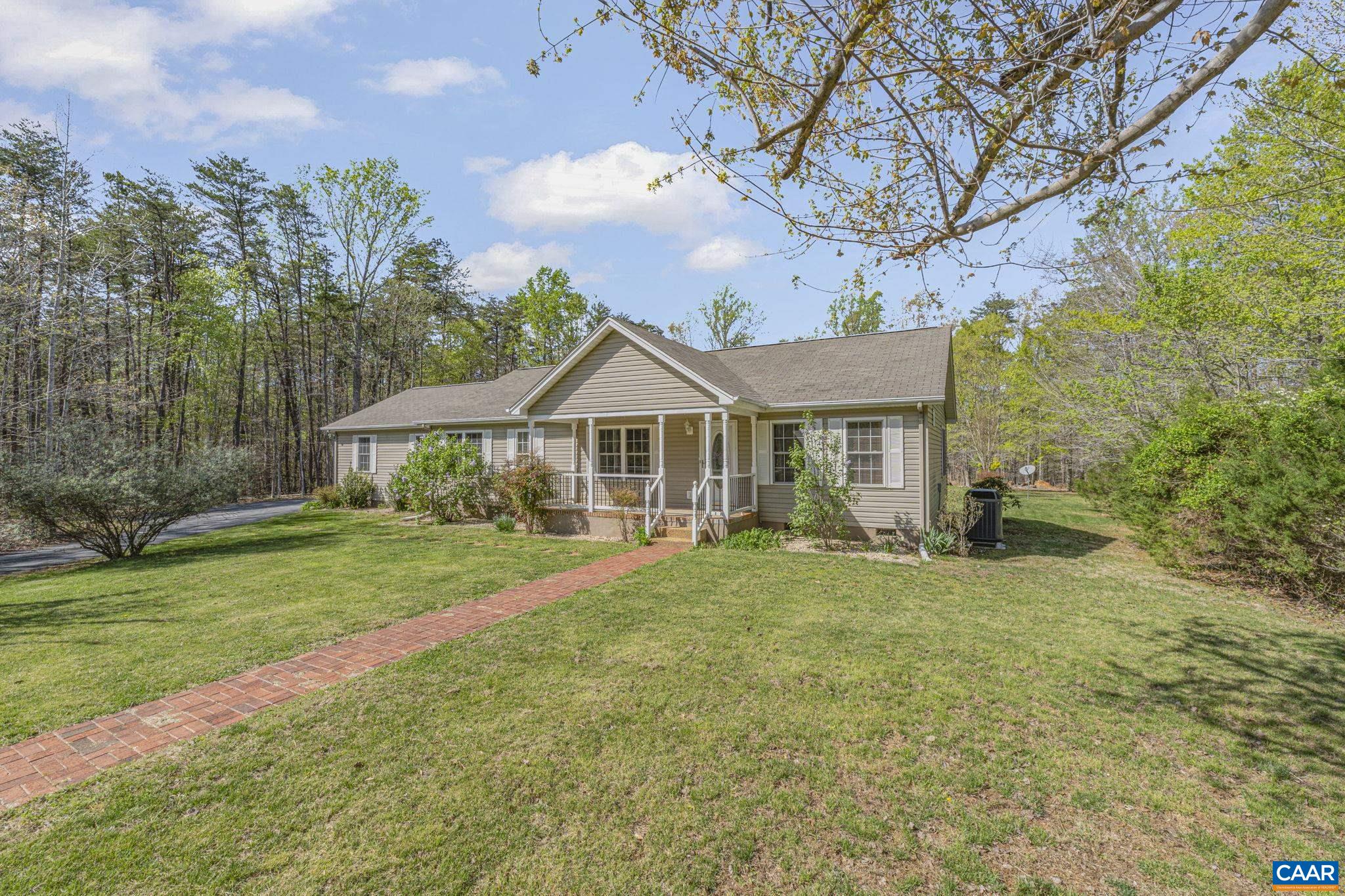 22 EVERGREEN LN
