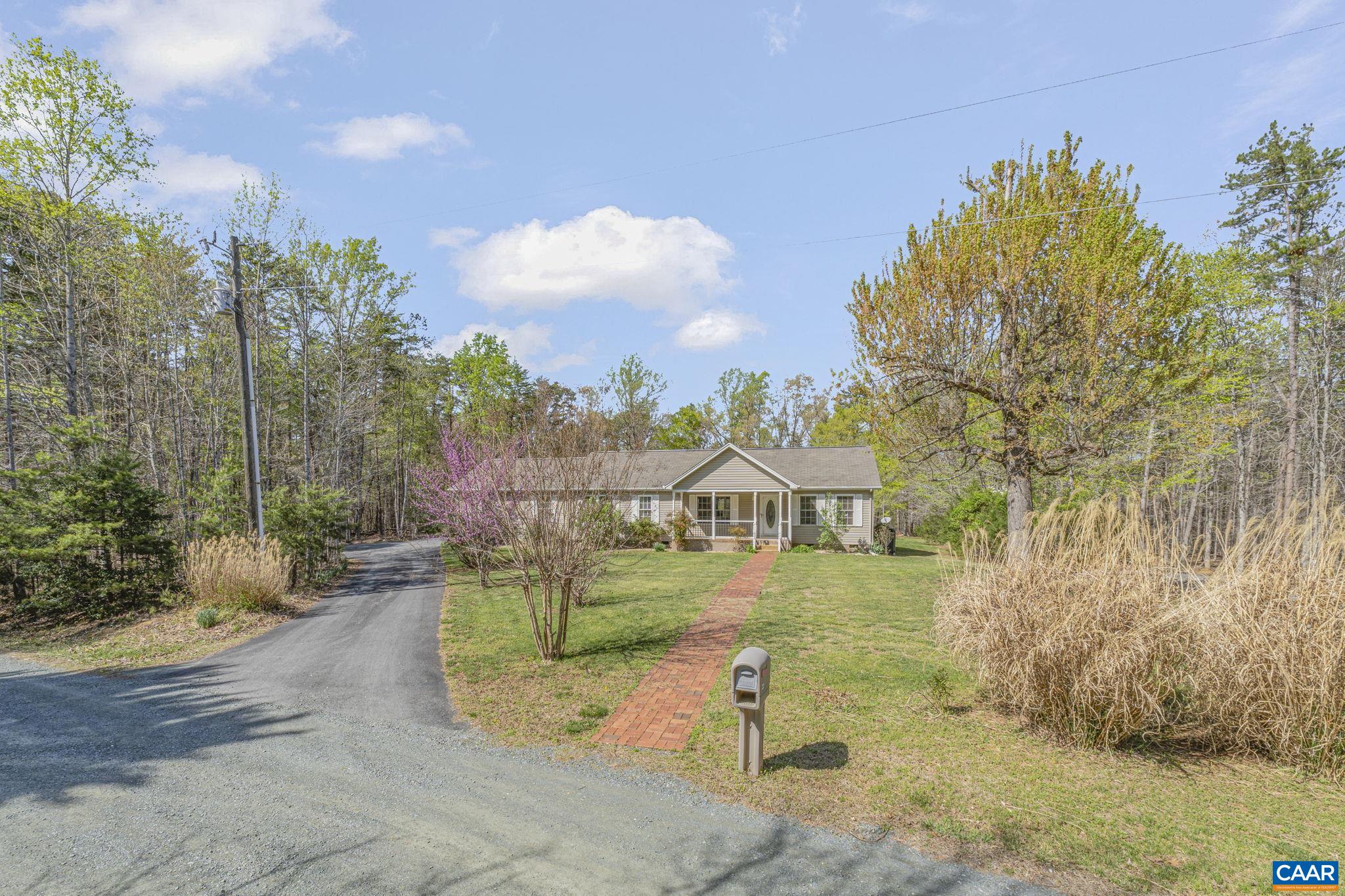 22 EVERGREEN LN