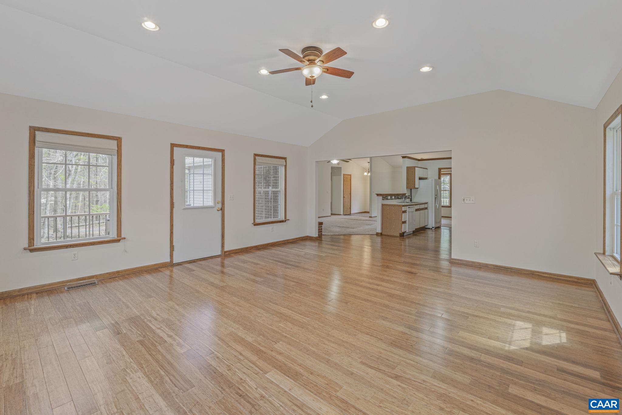 22 EVERGREEN LN