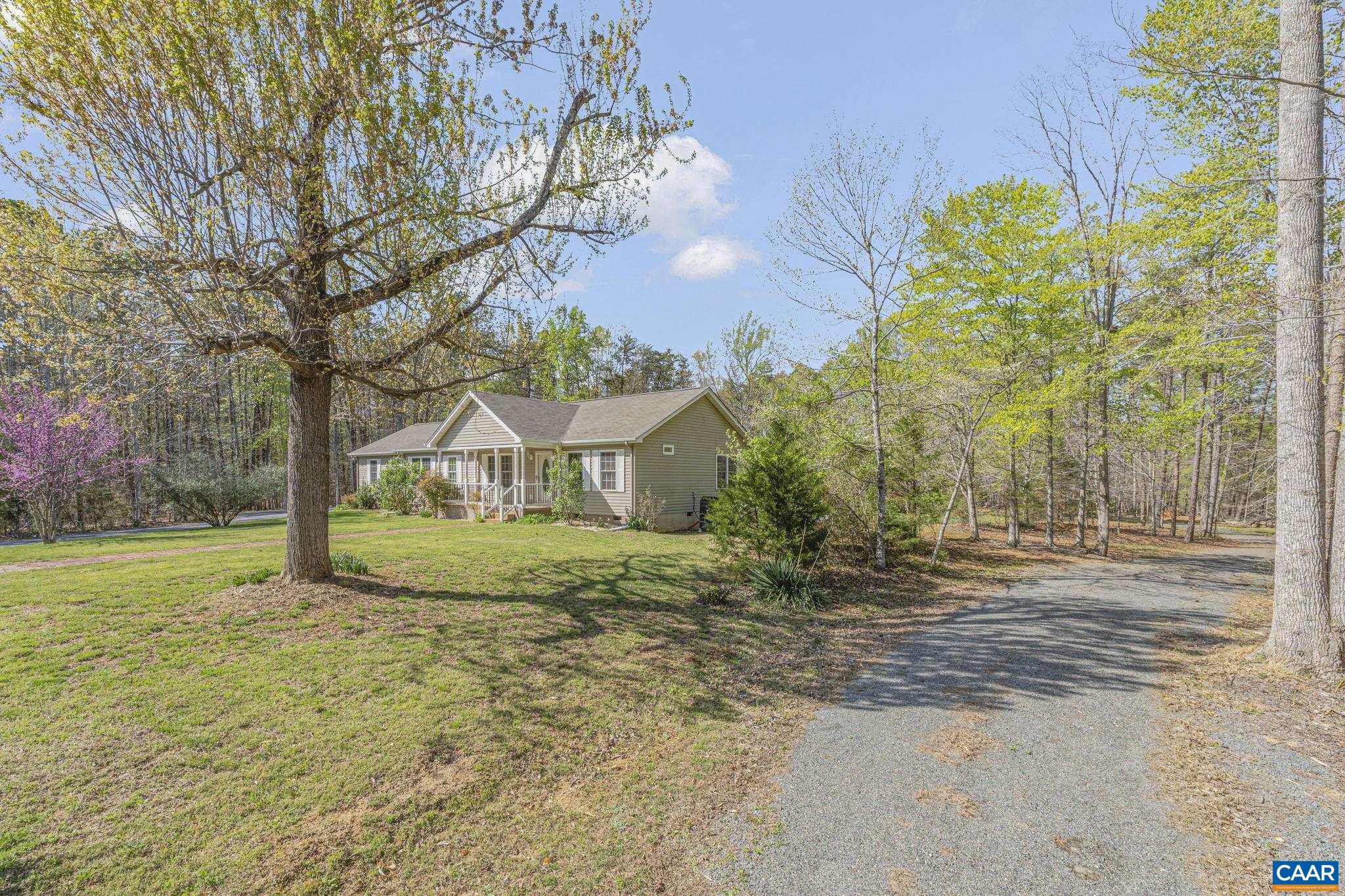 22 EVERGREEN LN