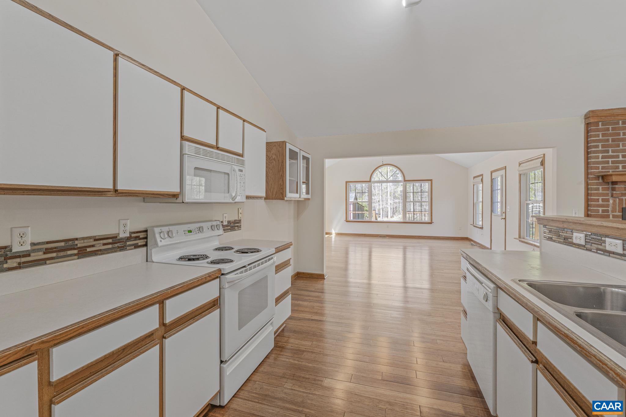 22 EVERGREEN LN