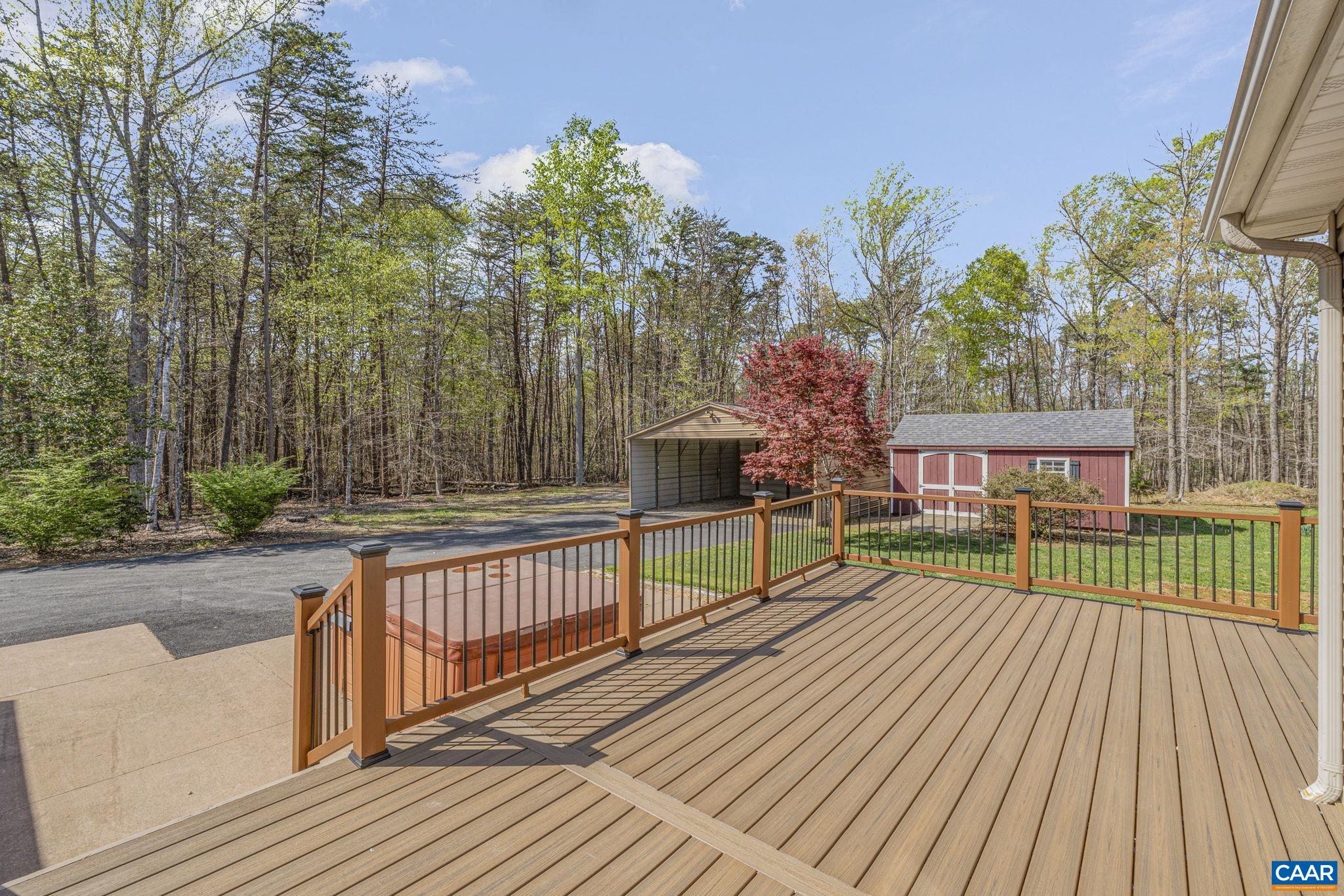 22 EVERGREEN LN