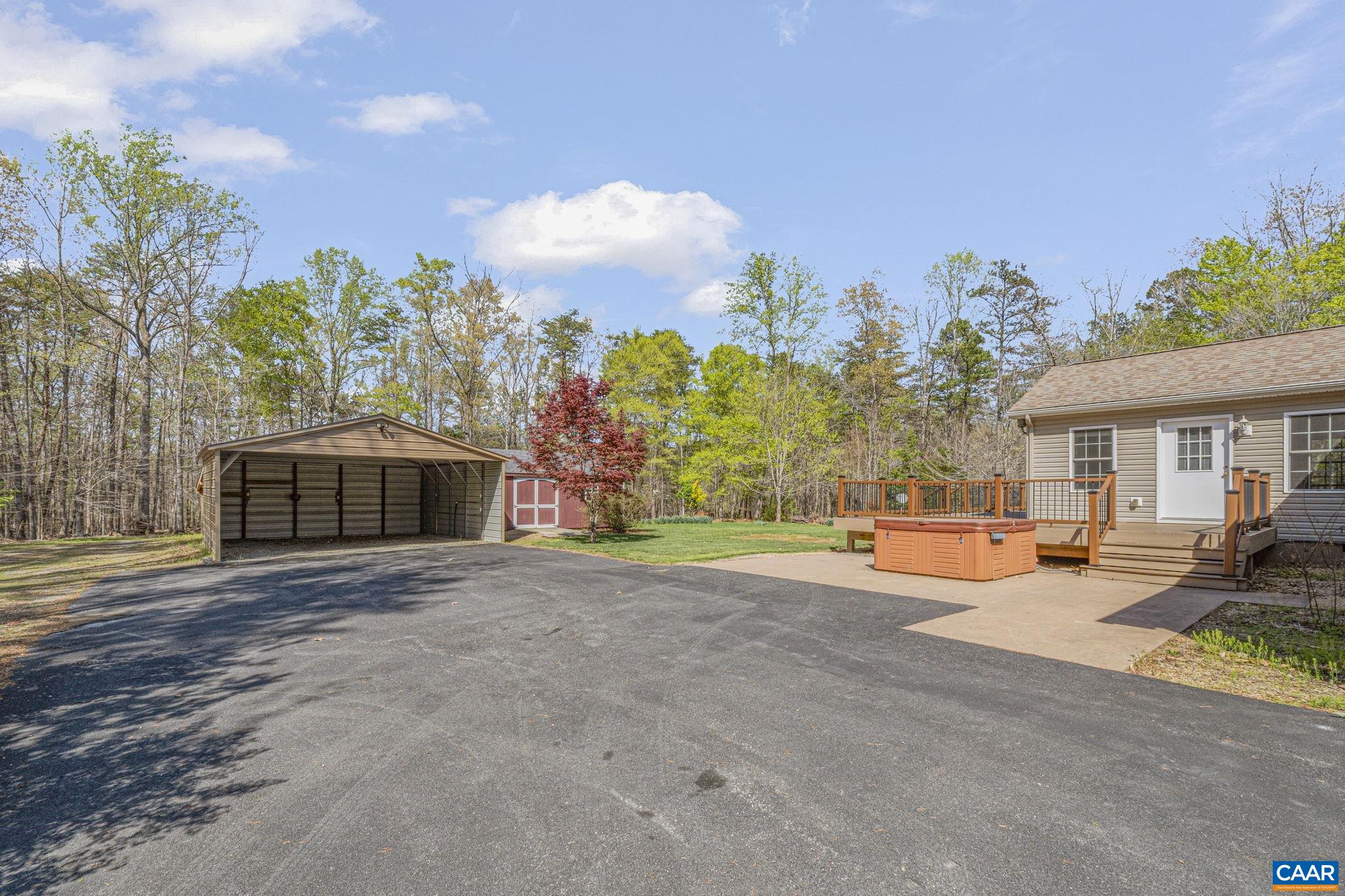 22 EVERGREEN LN