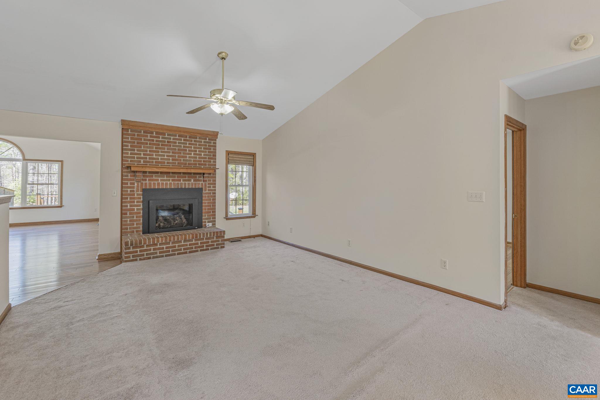 22 EVERGREEN LN