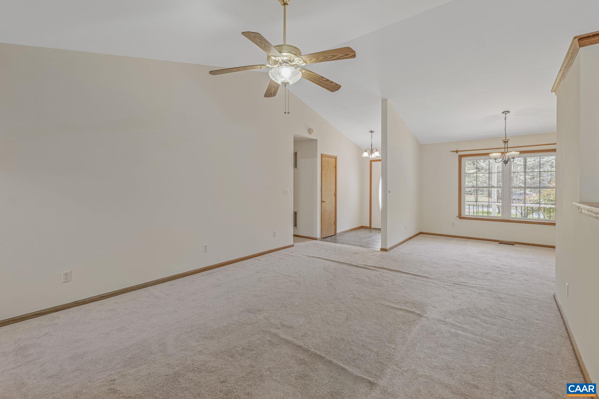 22 EVERGREEN LN
