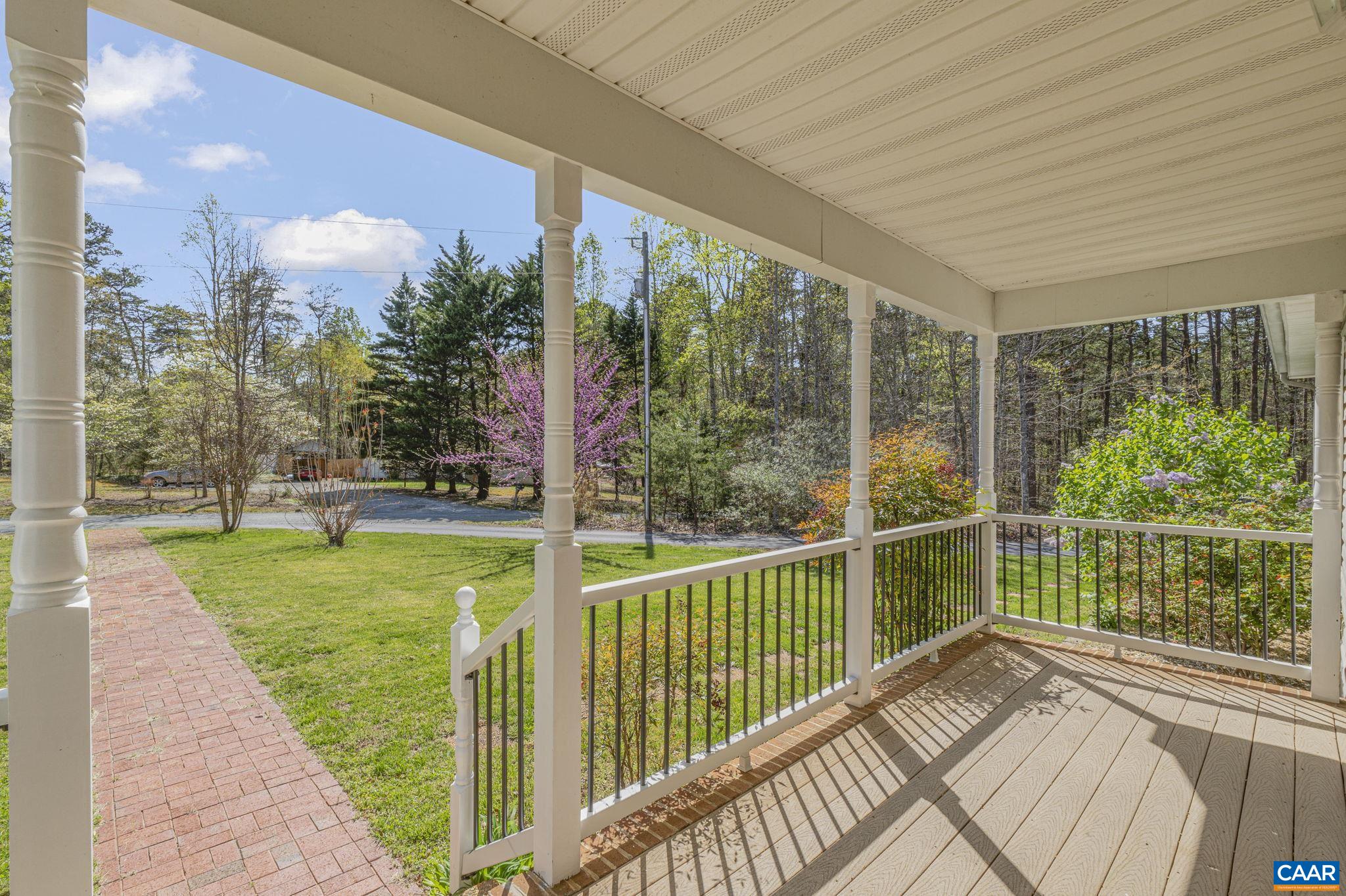 22 EVERGREEN LN