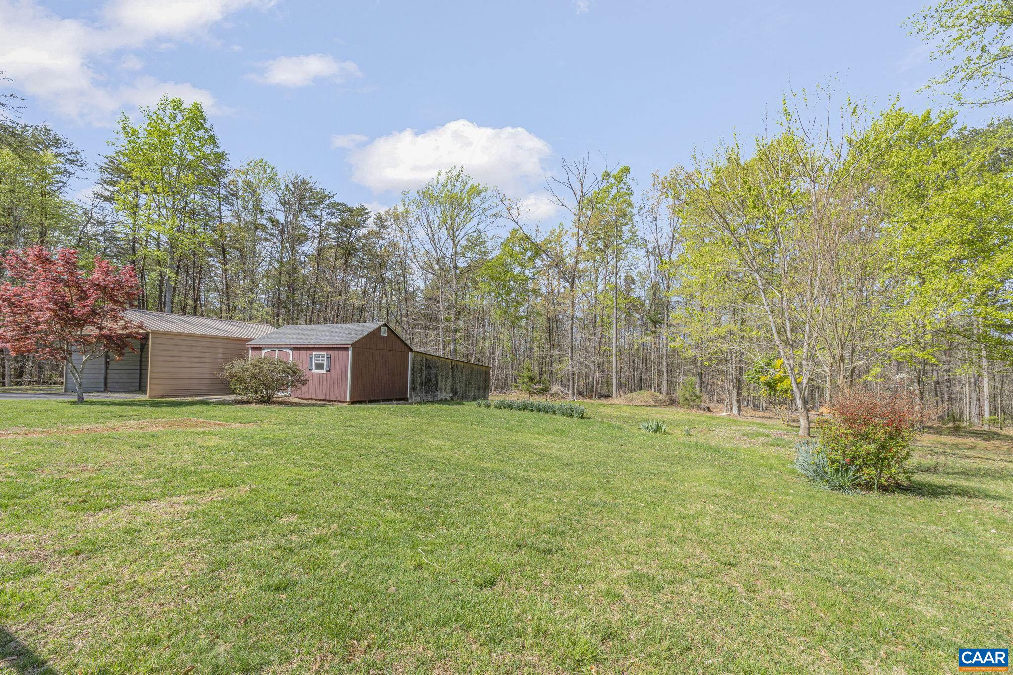 22 EVERGREEN LN
