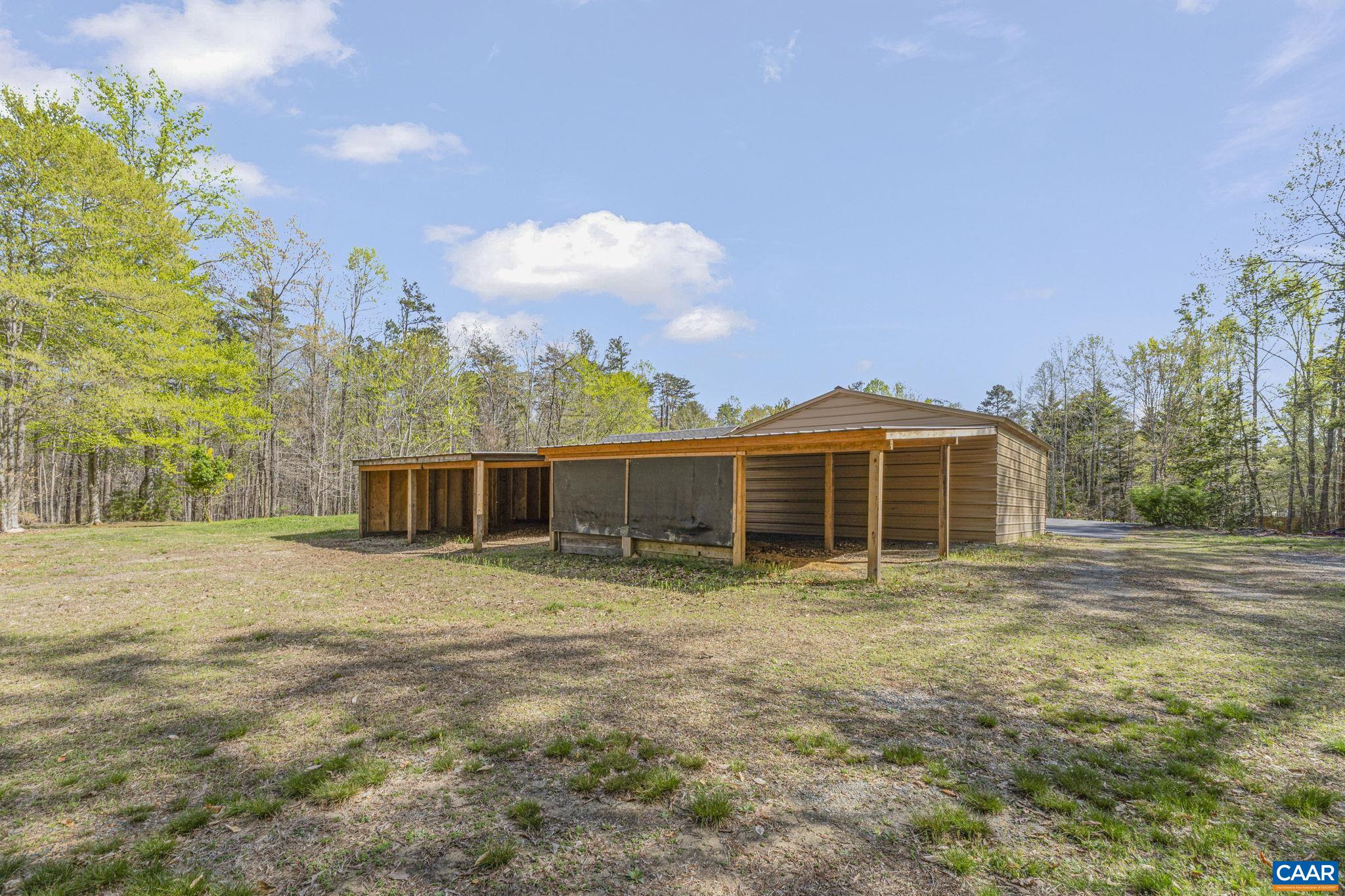 22 EVERGREEN LN
