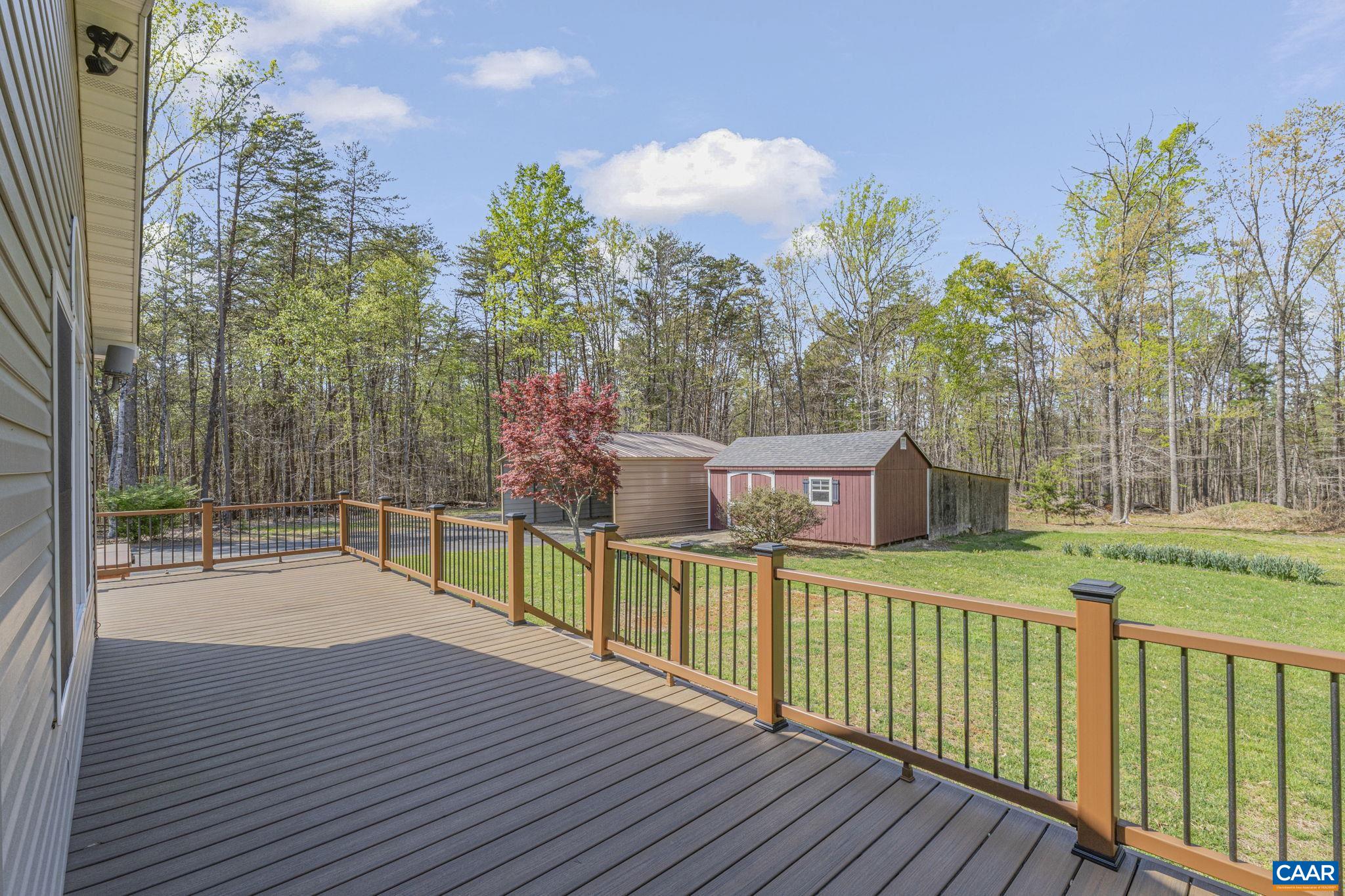 22 EVERGREEN LN