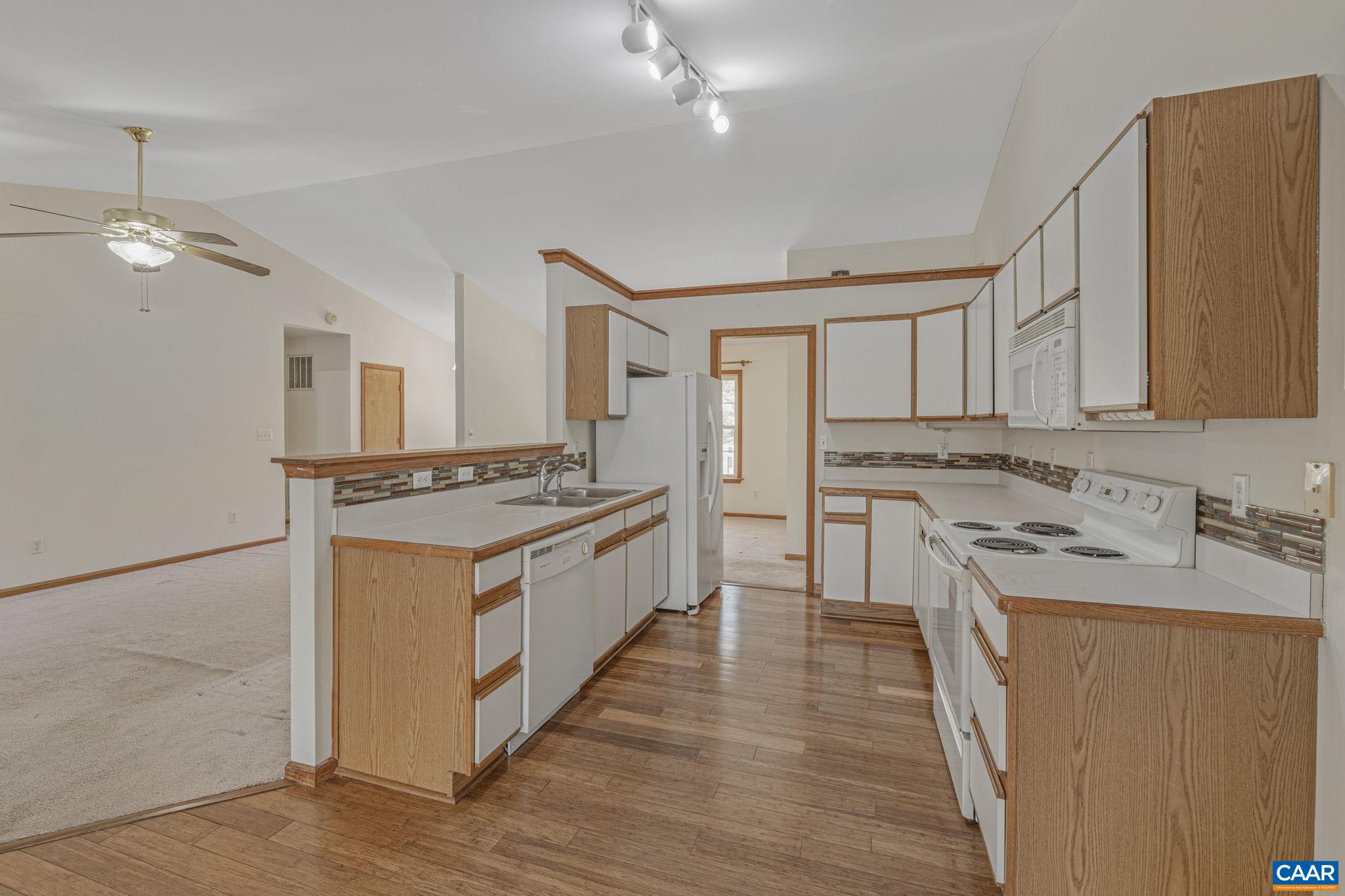 22 EVERGREEN LN