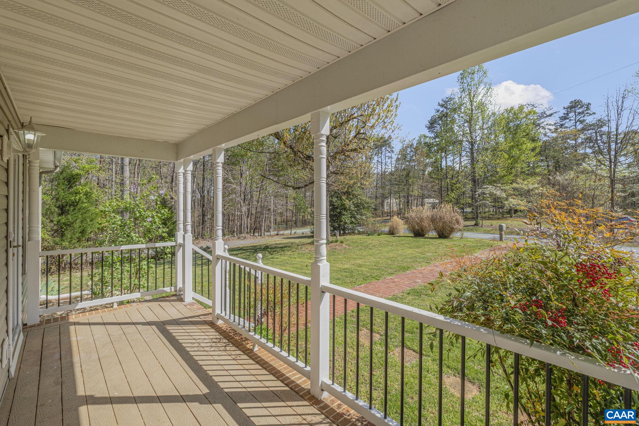 22 EVERGREEN LN