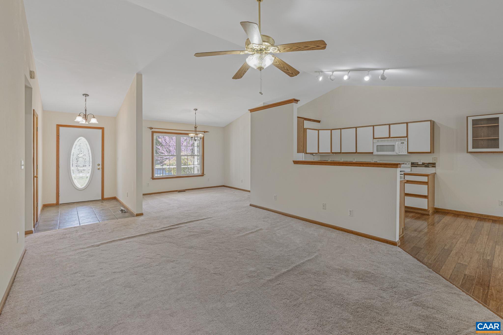 22 EVERGREEN LN