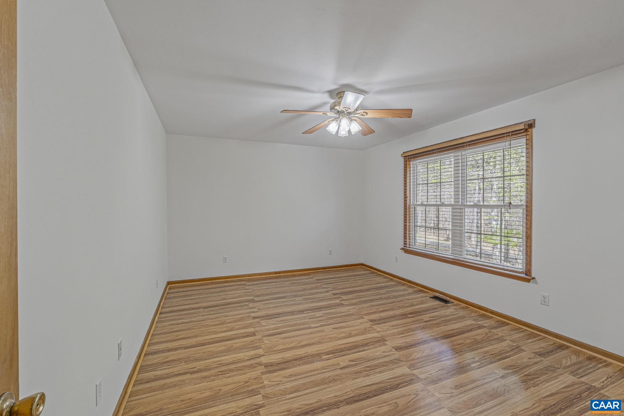 22 EVERGREEN LN