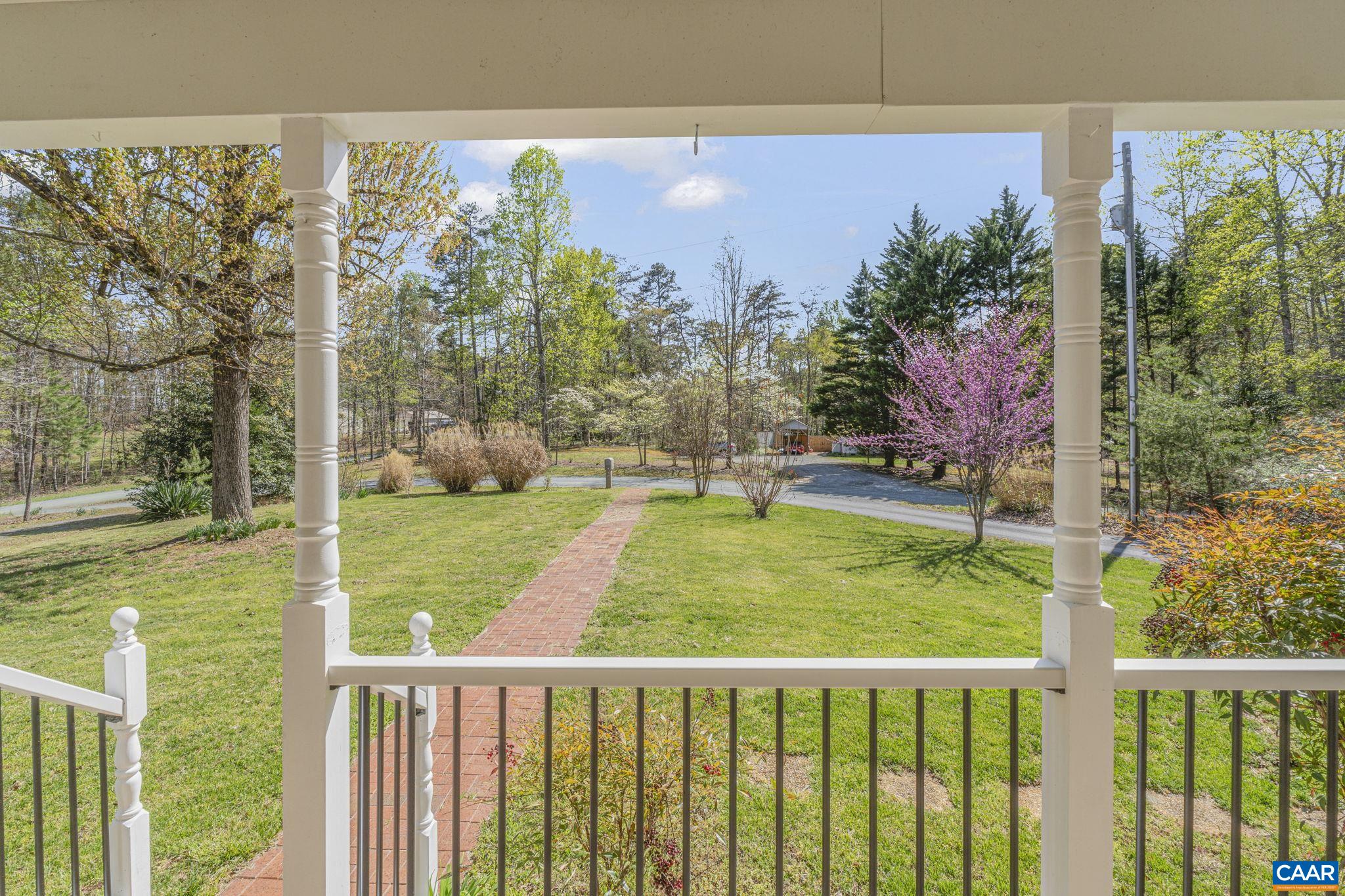 22 EVERGREEN LN