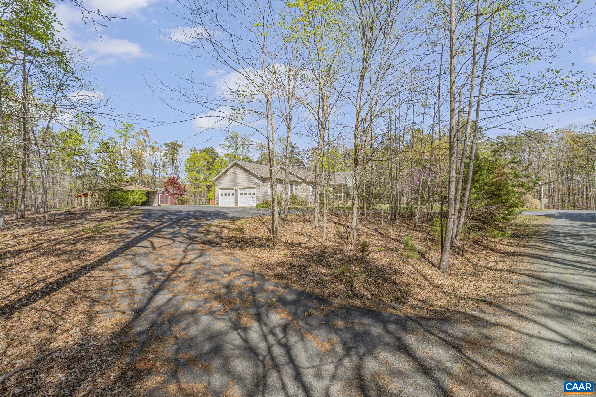 22 EVERGREEN LN