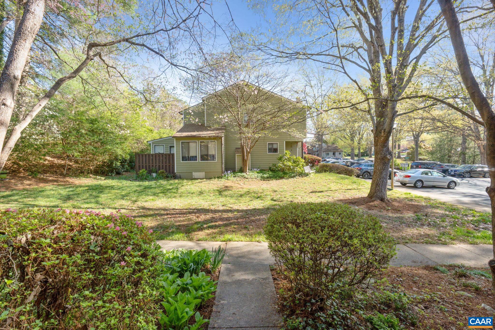 958 SUTTON CT