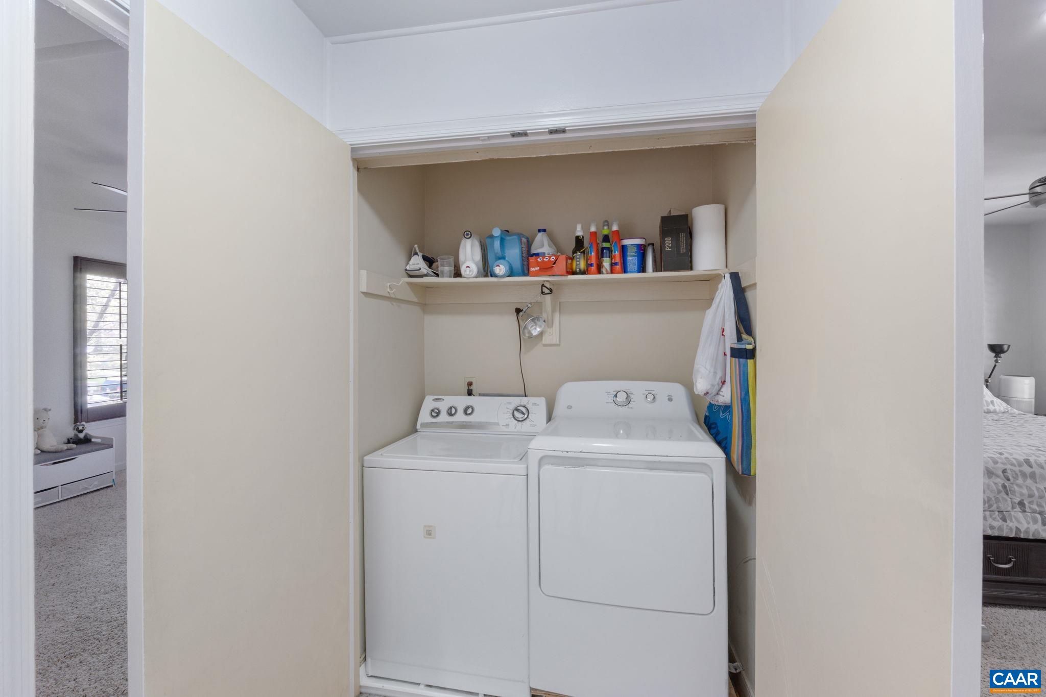958 SUTTON CT