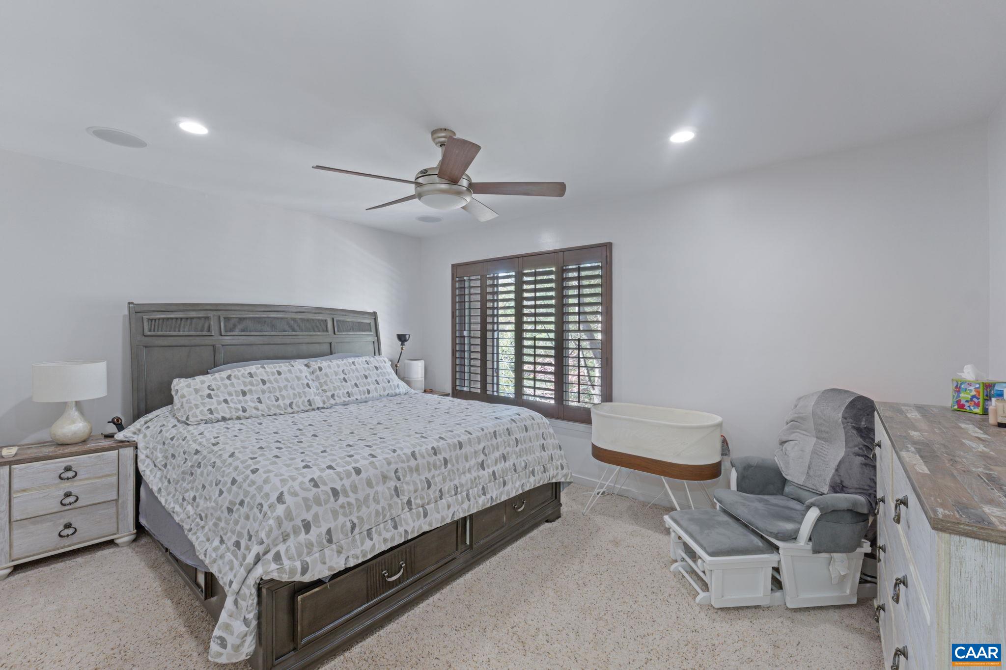 958 SUTTON CT