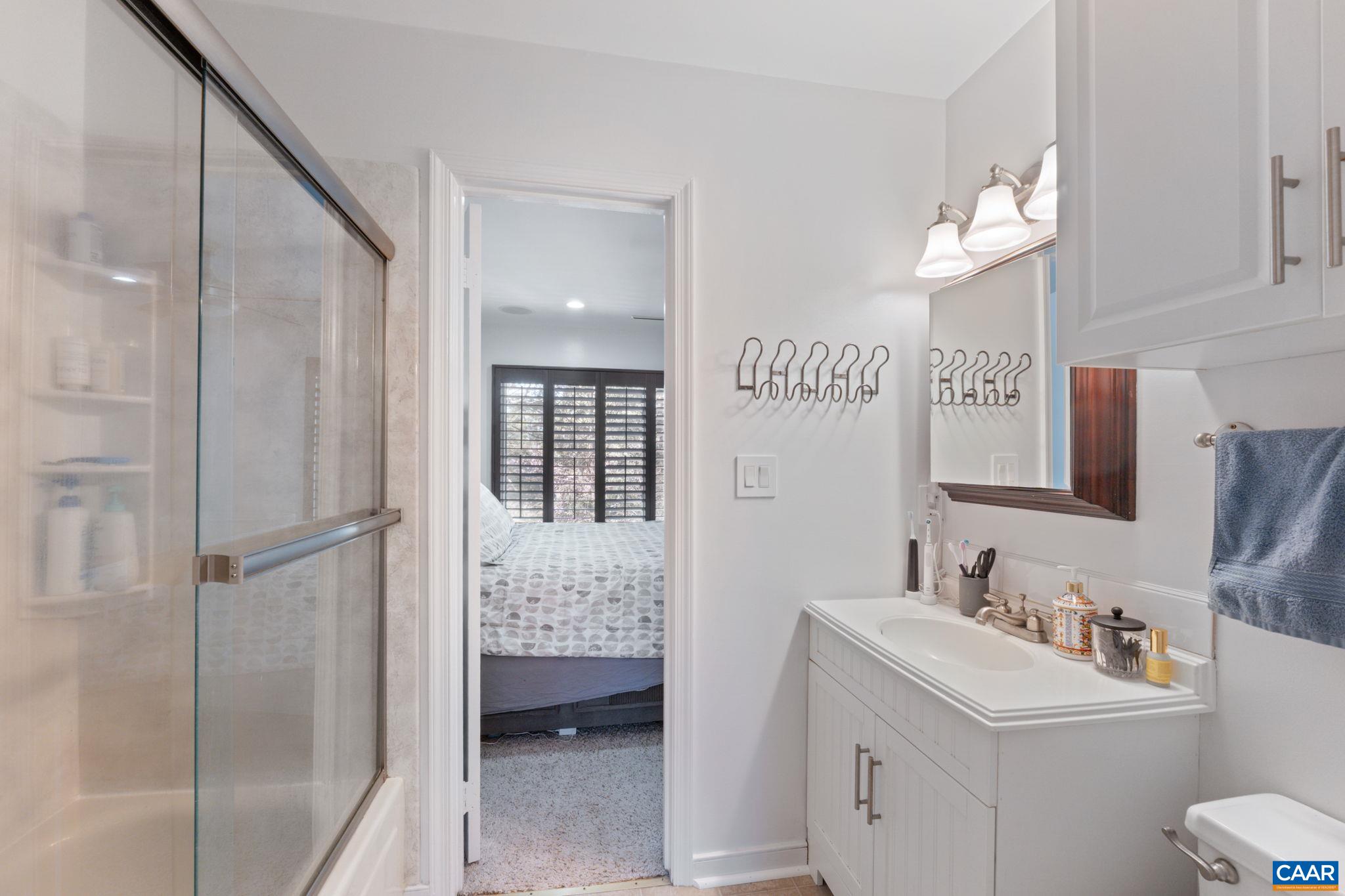 958 SUTTON CT