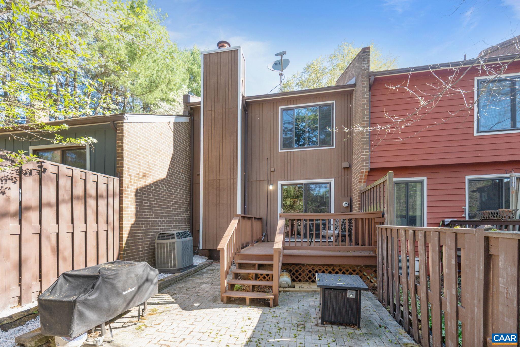 958 SUTTON CT