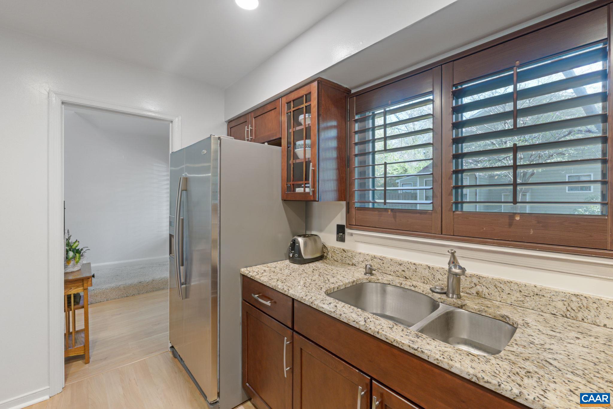 958 SUTTON CT