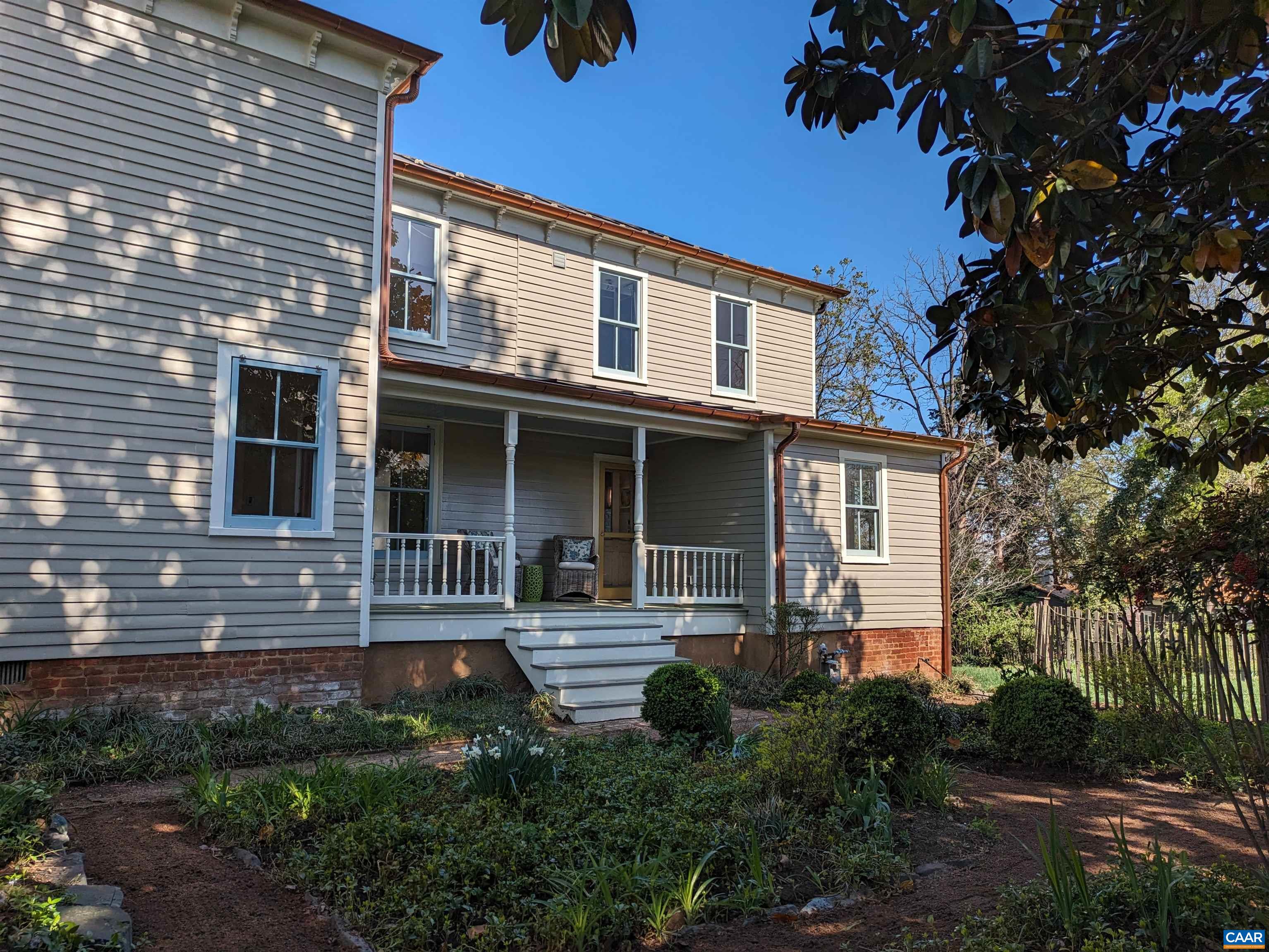 717 HINTON AVE