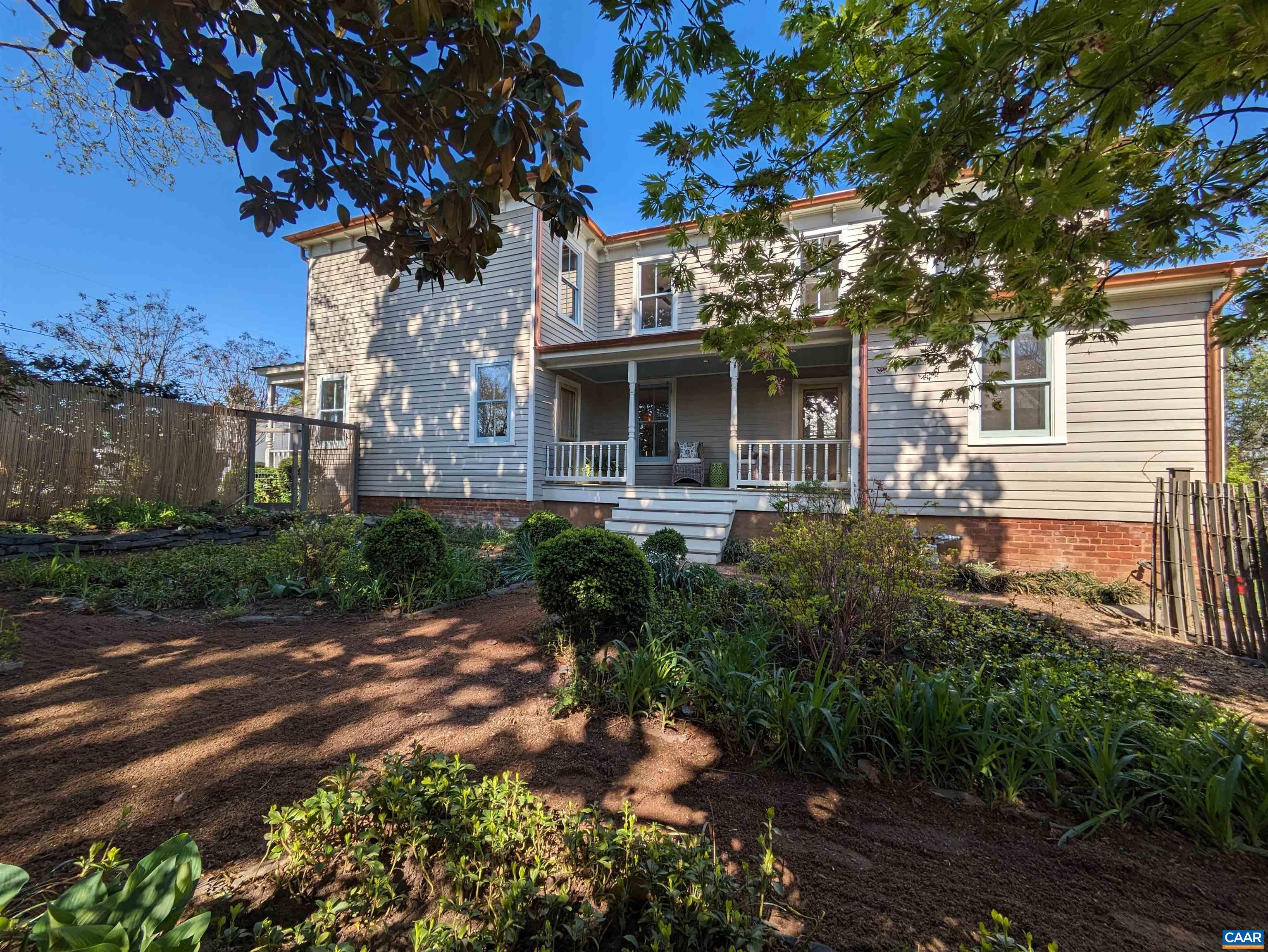 717 HINTON AVE