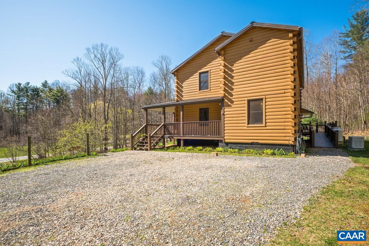 961 FORK MOUNTAIN LN