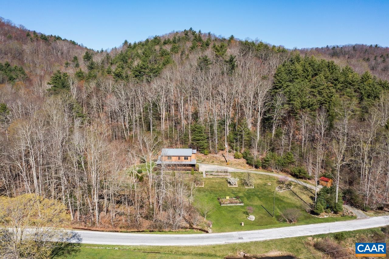 961 FORK MOUNTAIN LN
