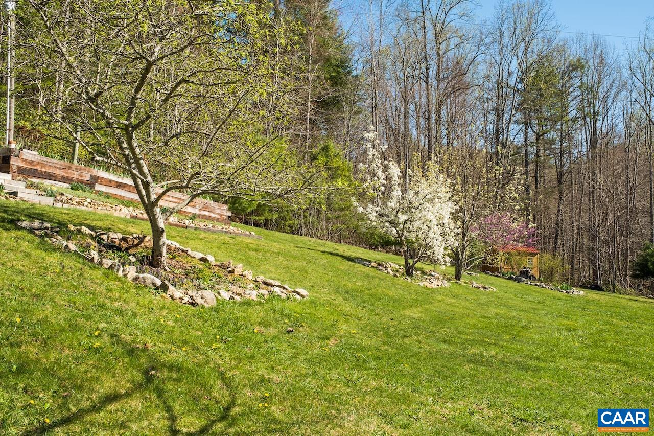 961 FORK MOUNTAIN LN